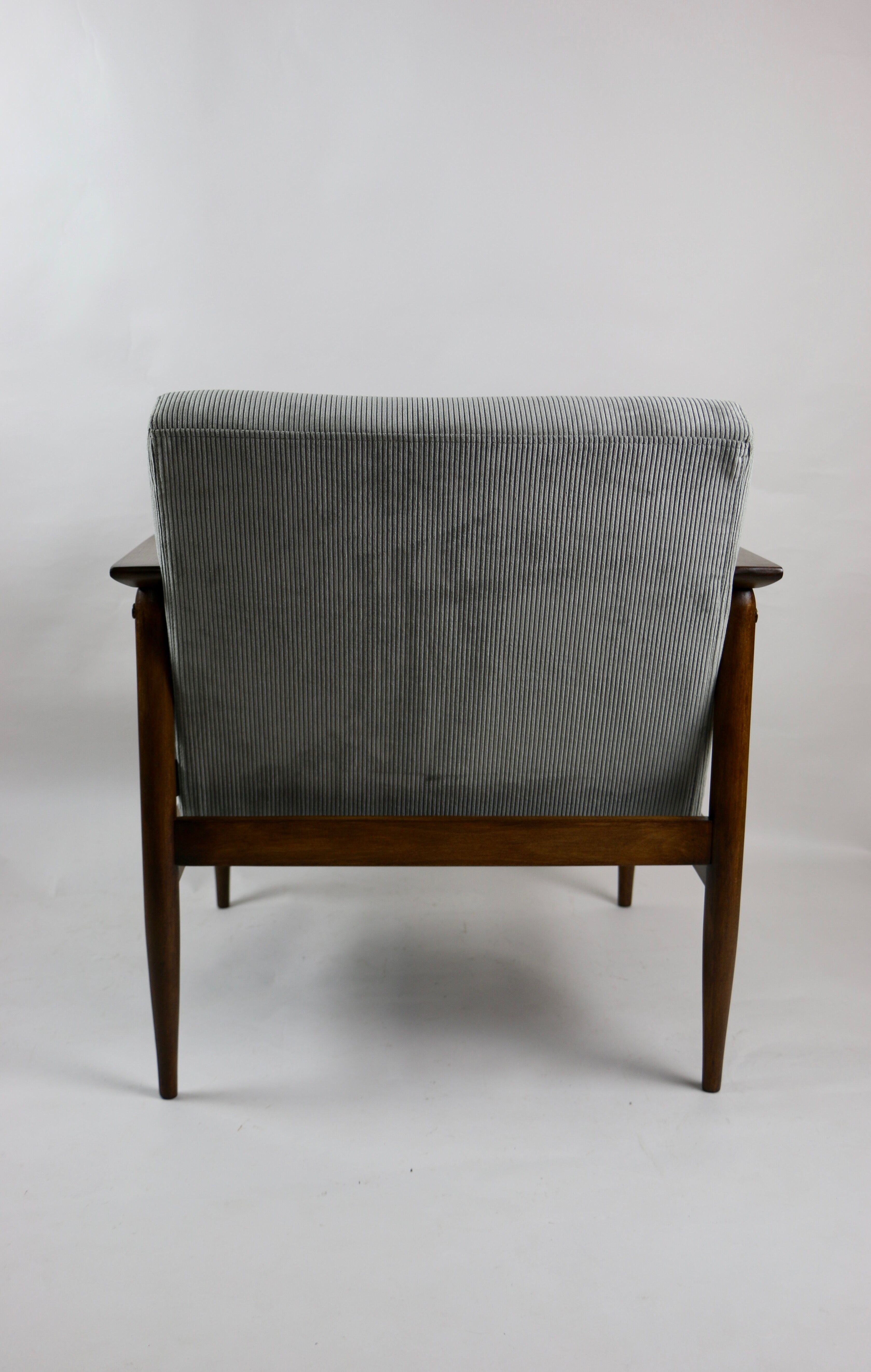 Fauteuil classique en velours côtelé, années 1970