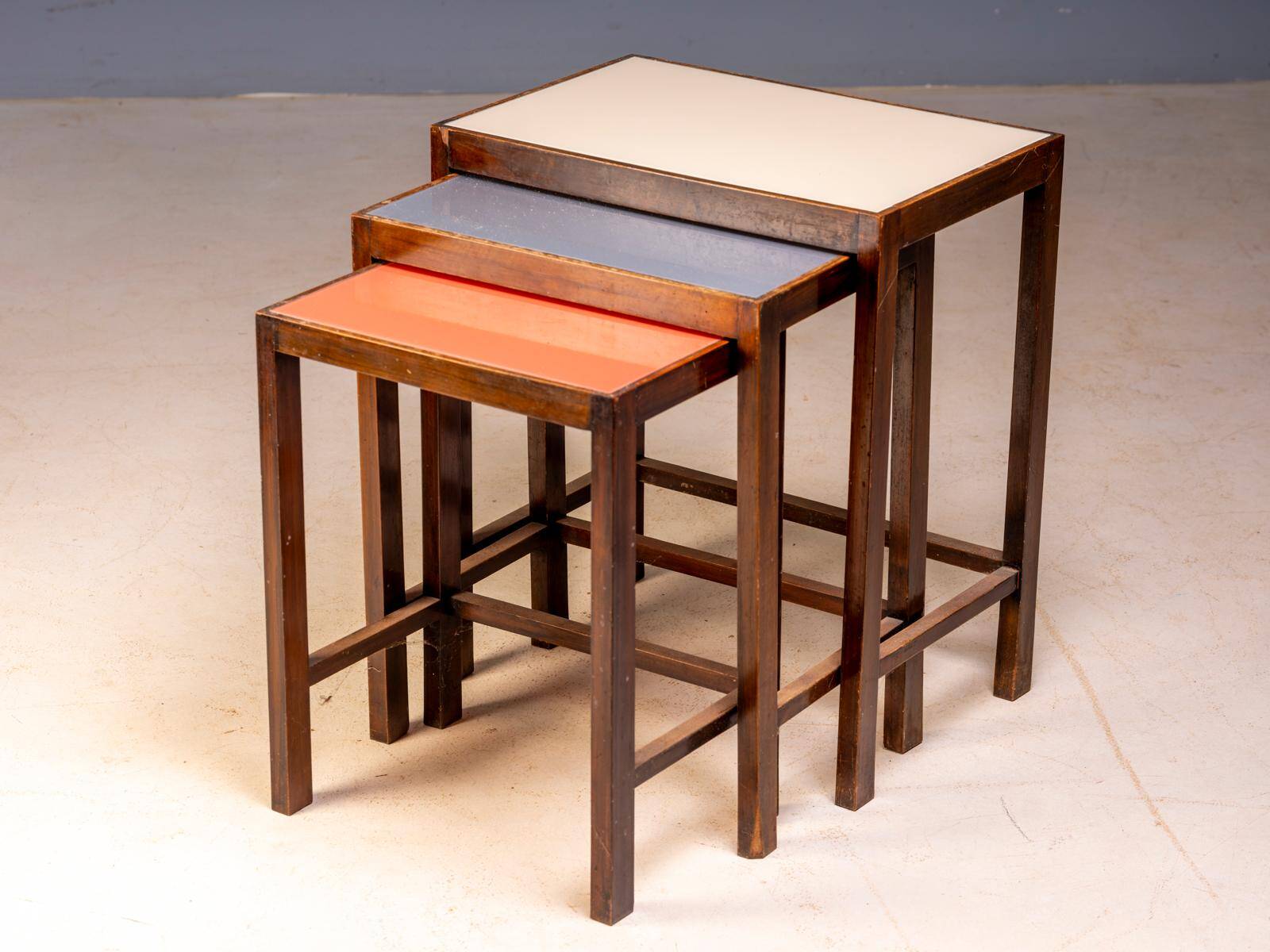 Tables gigognes Art Déco, ensemble de 3, milieu du 20e siècle, Tchécoslovaquie, 70 × 60,5 × 40 cm