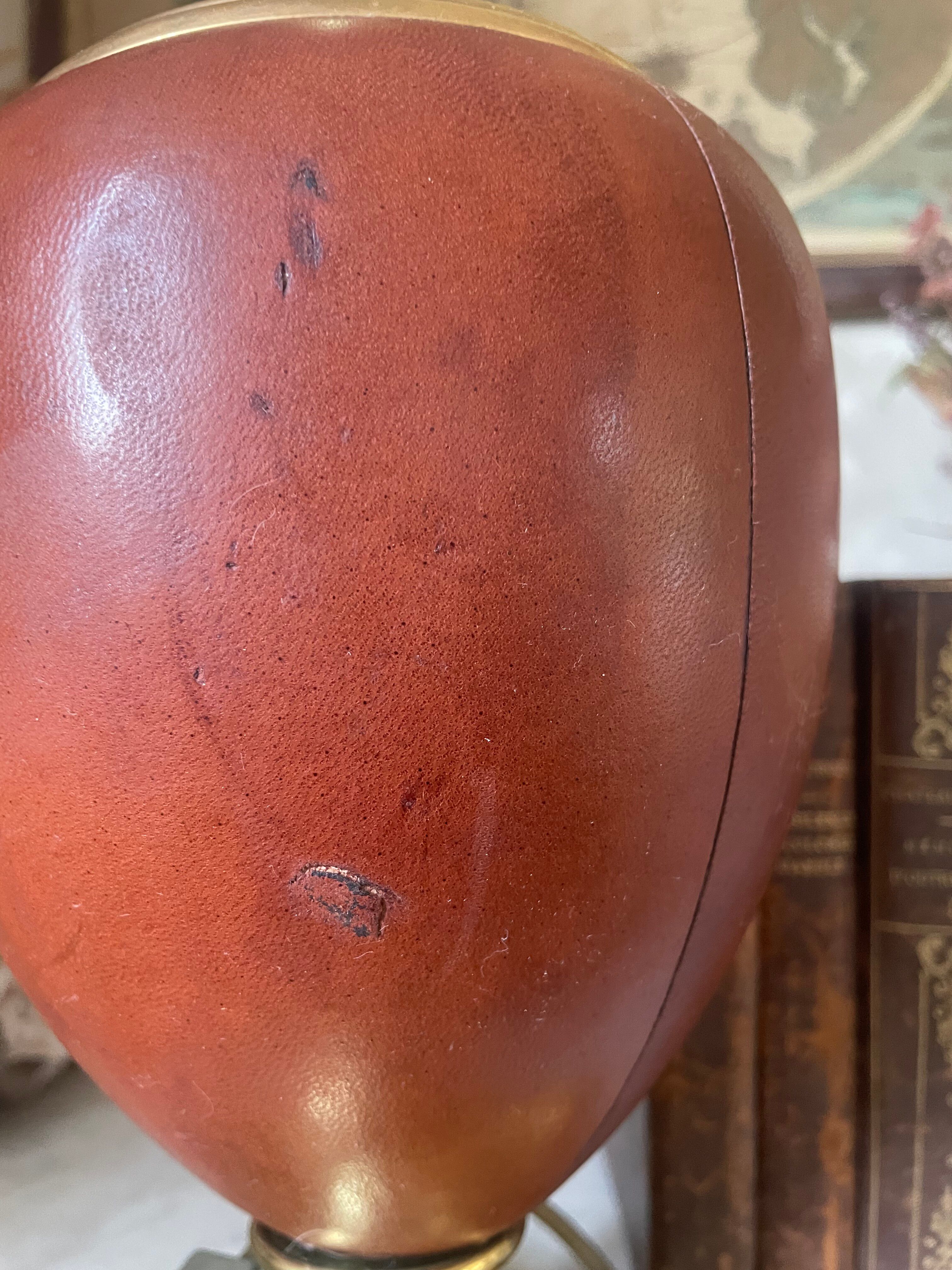Lampe Le Dauphin vintage, cuir et métal doré
