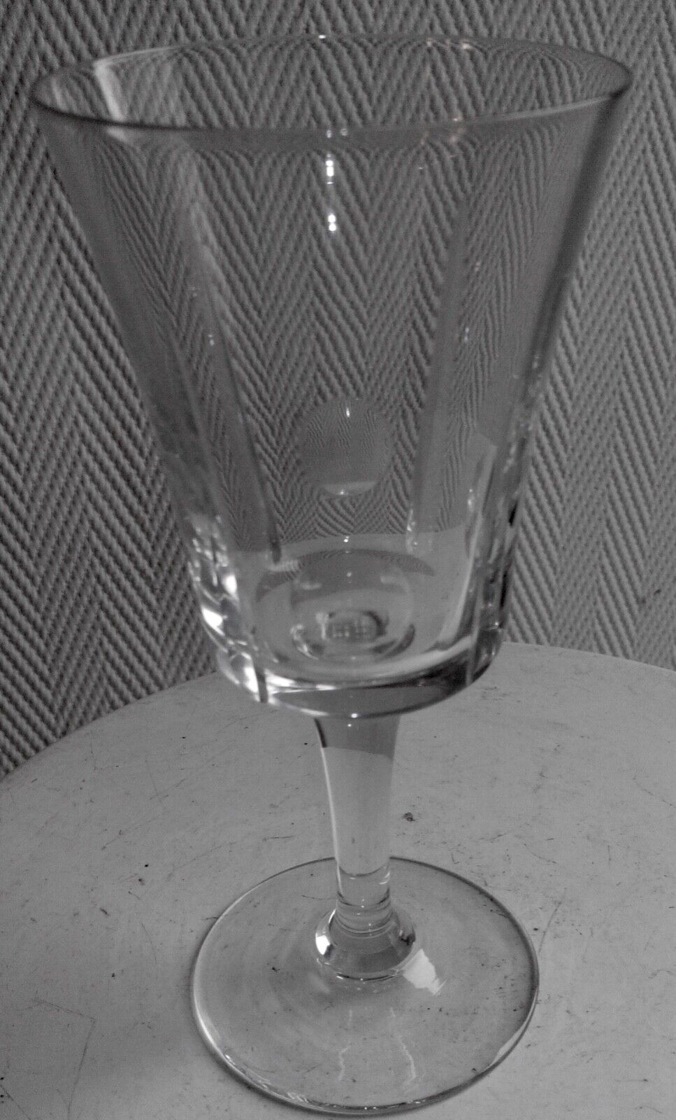 Old wine glass in baccarat crystal model art deco ht 14,5 cm