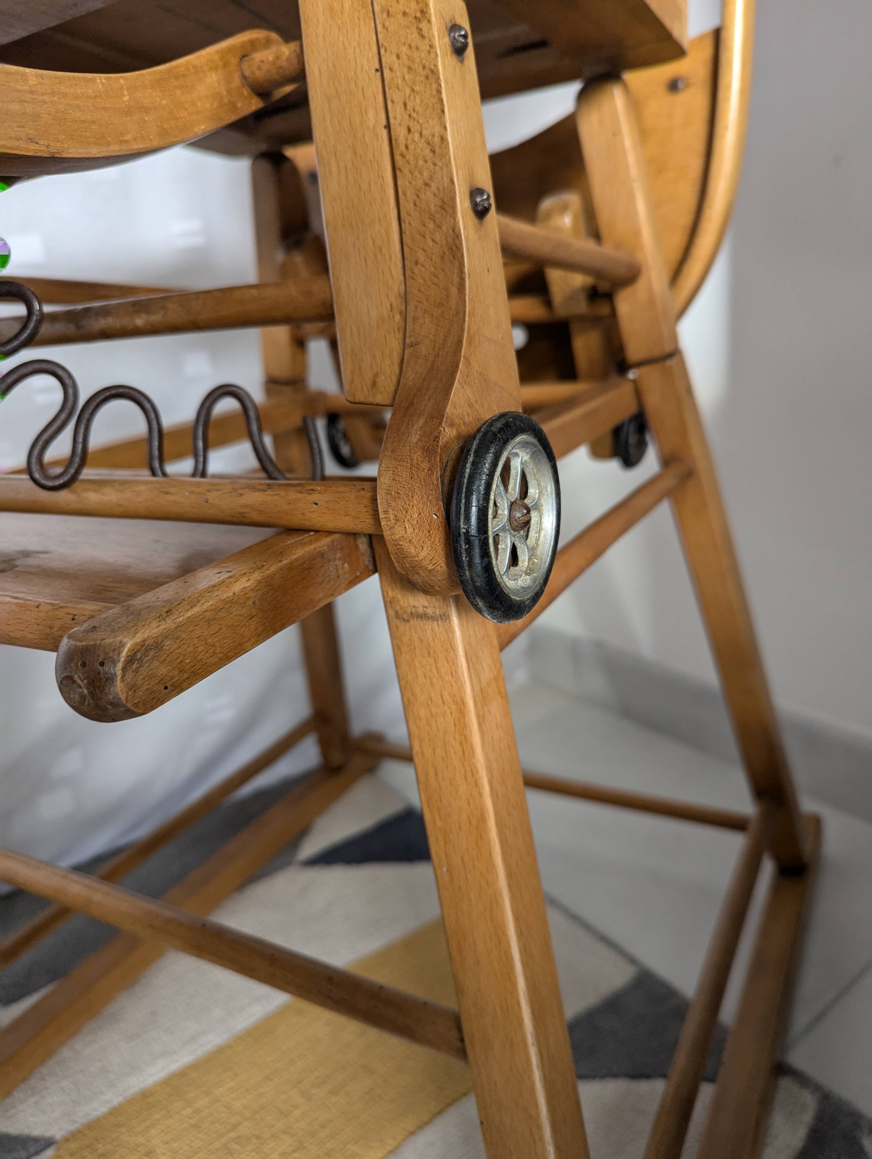 Chaise haute ancienne bébé vintage années 40