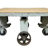 Table basse industrielle grise, années 1960
