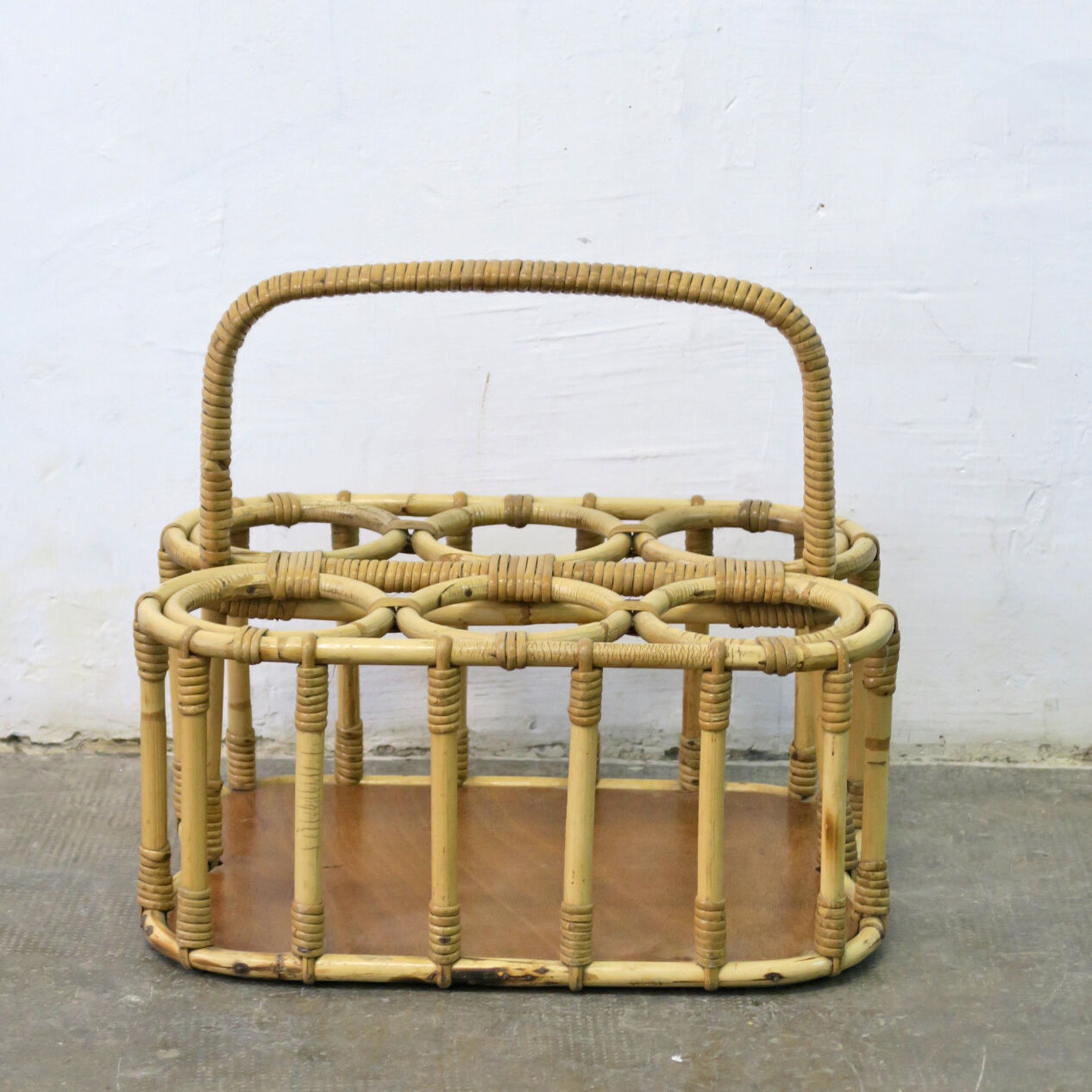 Door bottles in ratin