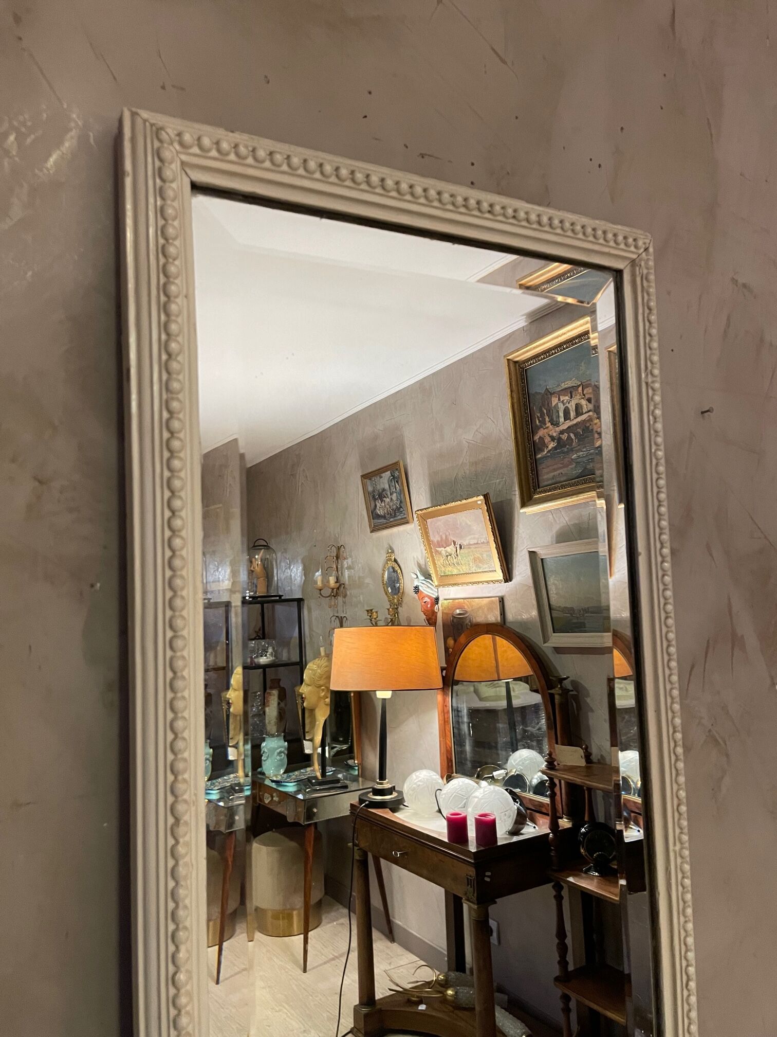 Beveled mirror