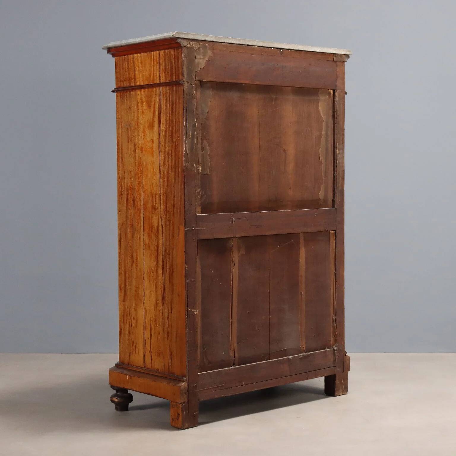 Antique cherry wood chest of drawers with 6 drawers, 19th century.