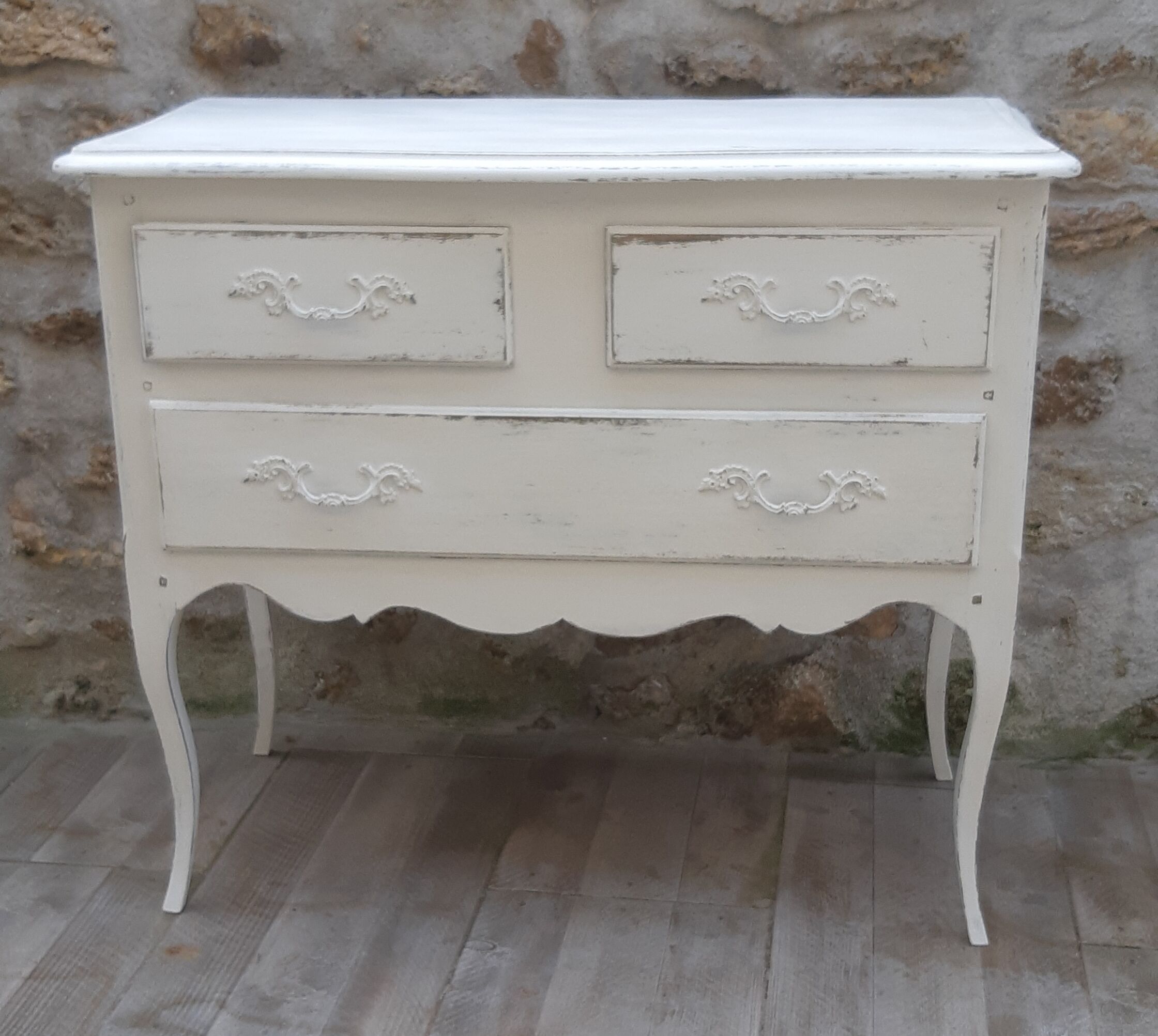 Skated chest of drawers 3 drawers