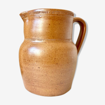 Sandstone pitcher