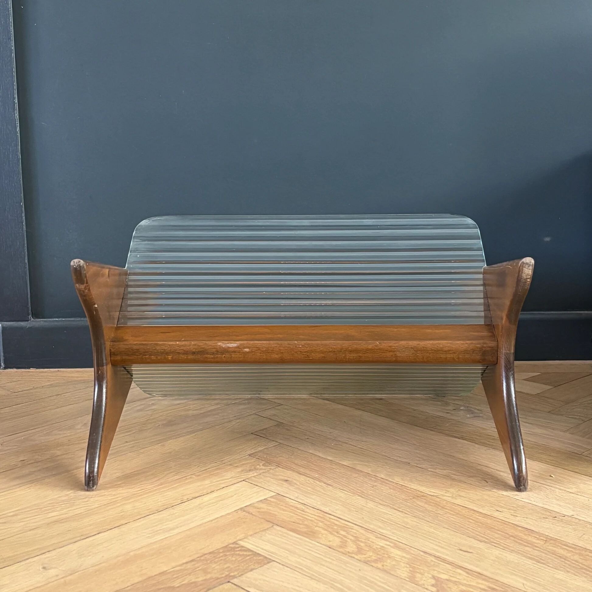 Canelé glass and wood magazine rack - 1950s