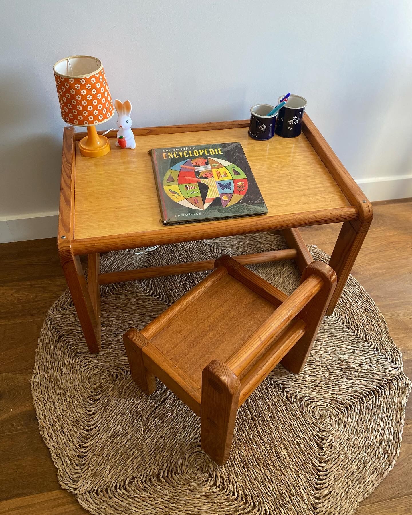 Children's desk and its wooden seat from the 80s
