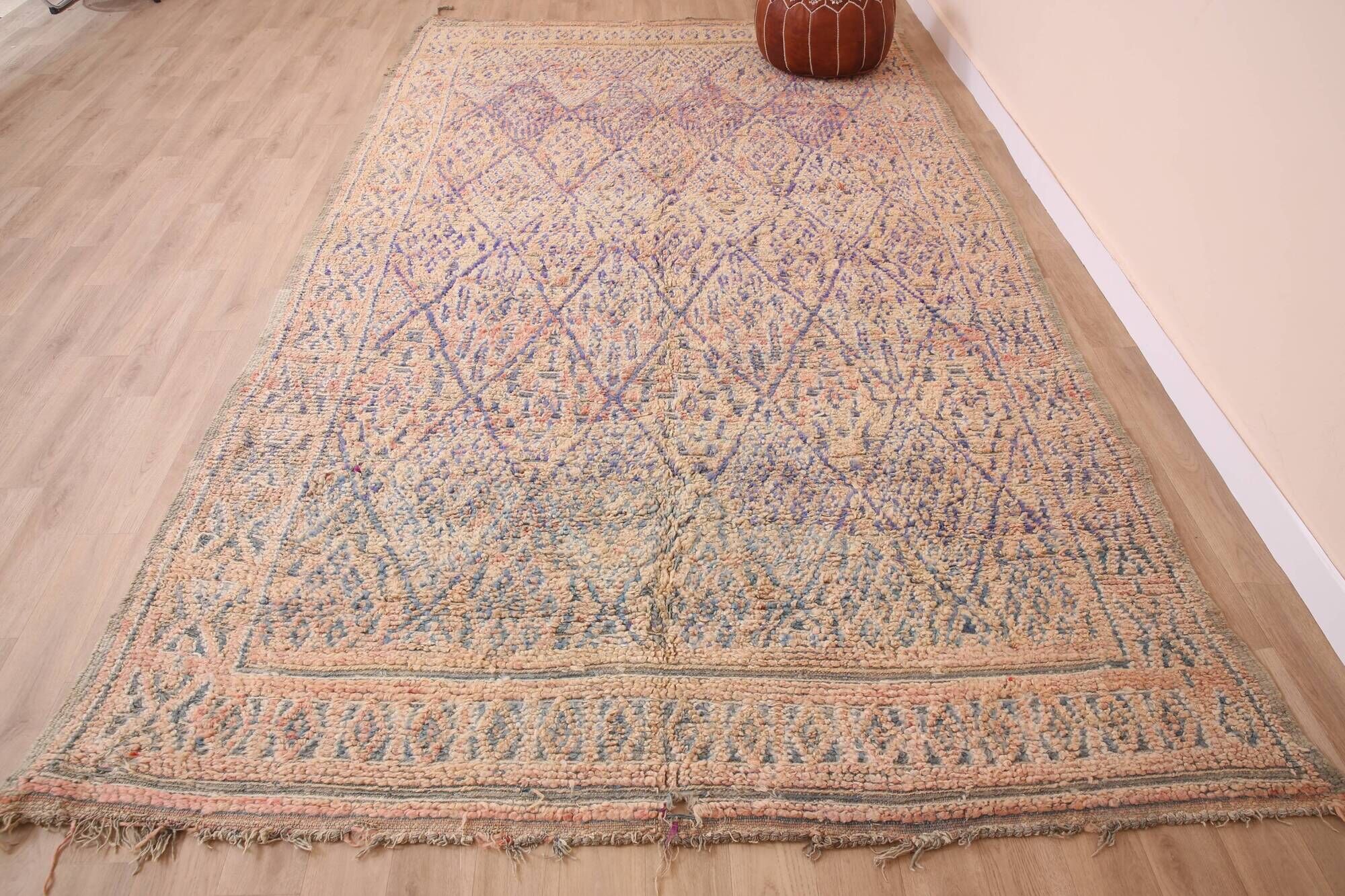 Vintage Beni Mguild Rug 208 x 340 cm, Old Moroccan Rug Handmade, Berber Rug