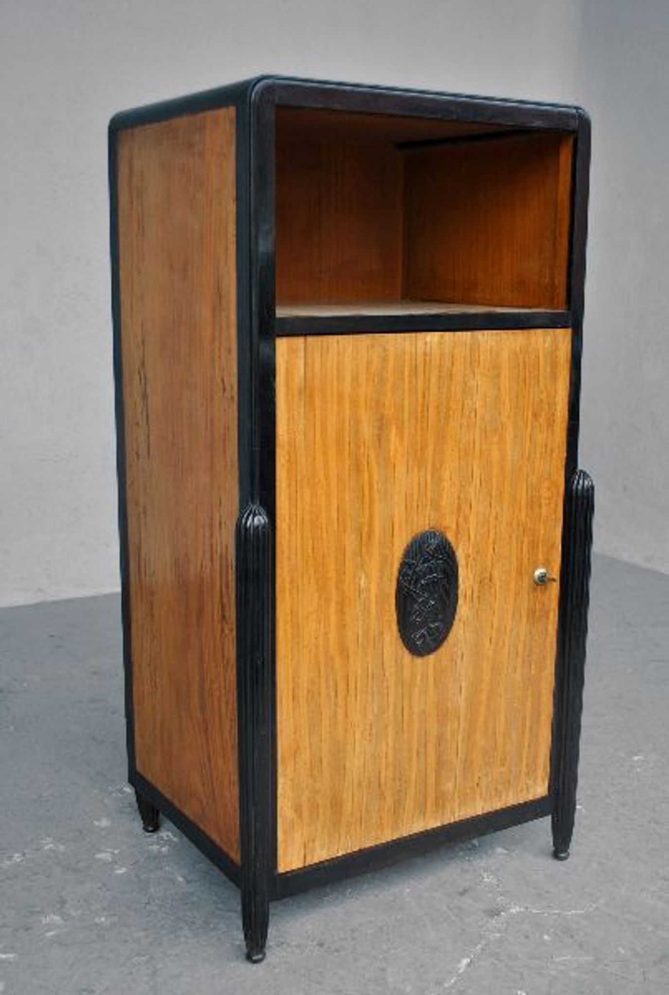 Bahut haut Art déco 1930 cartouche ébène