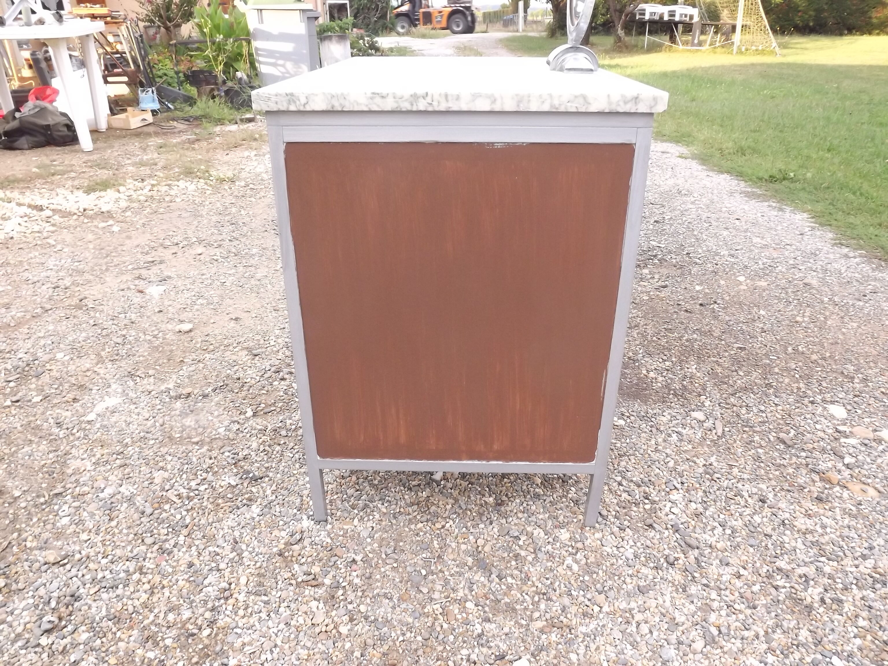 Art deco bathroom furniture