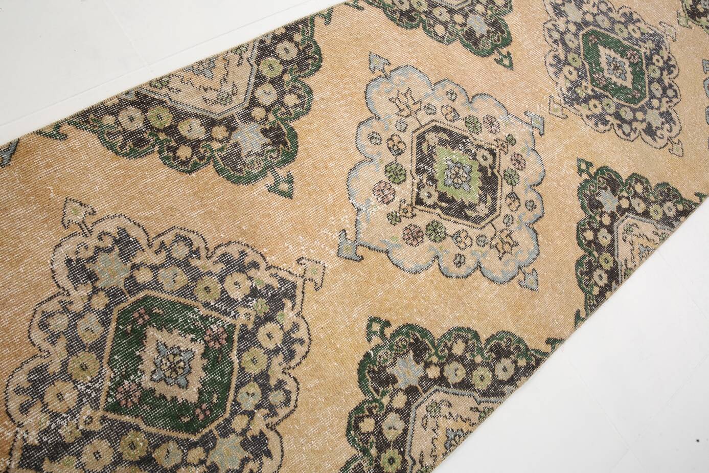 3x12 Classic Persian Runner Rug, 91x308Cm