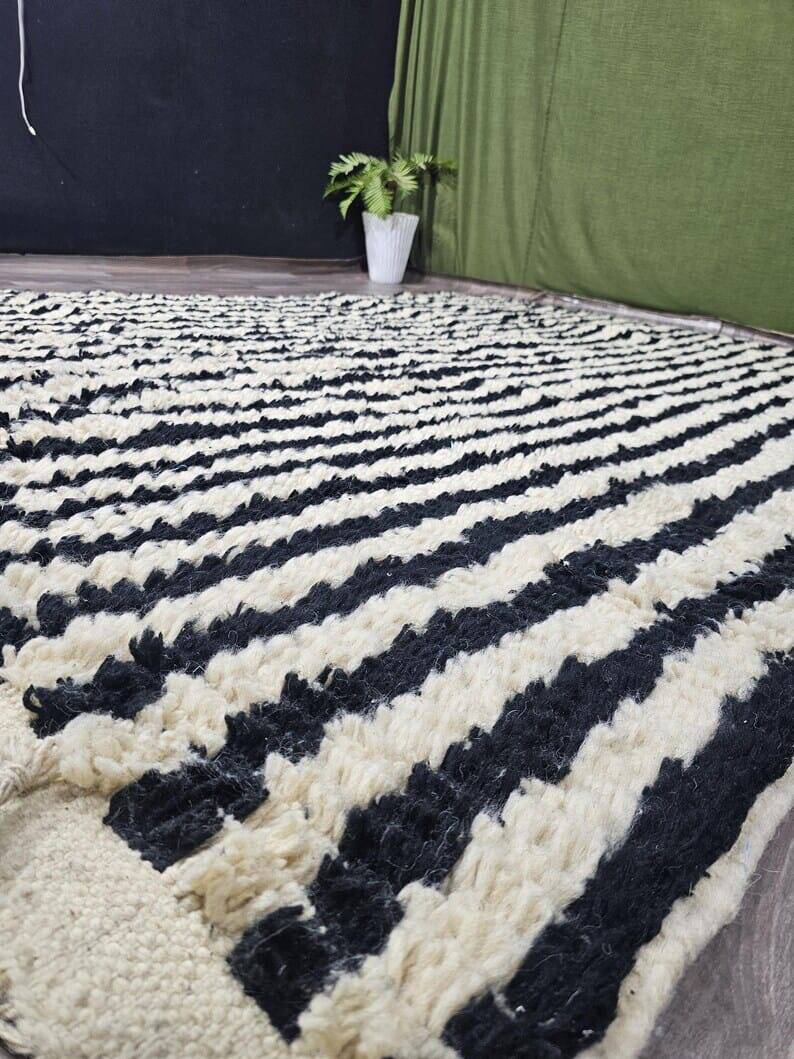 Handwoven traditional black and white Berber rug, size 250/150 cm.