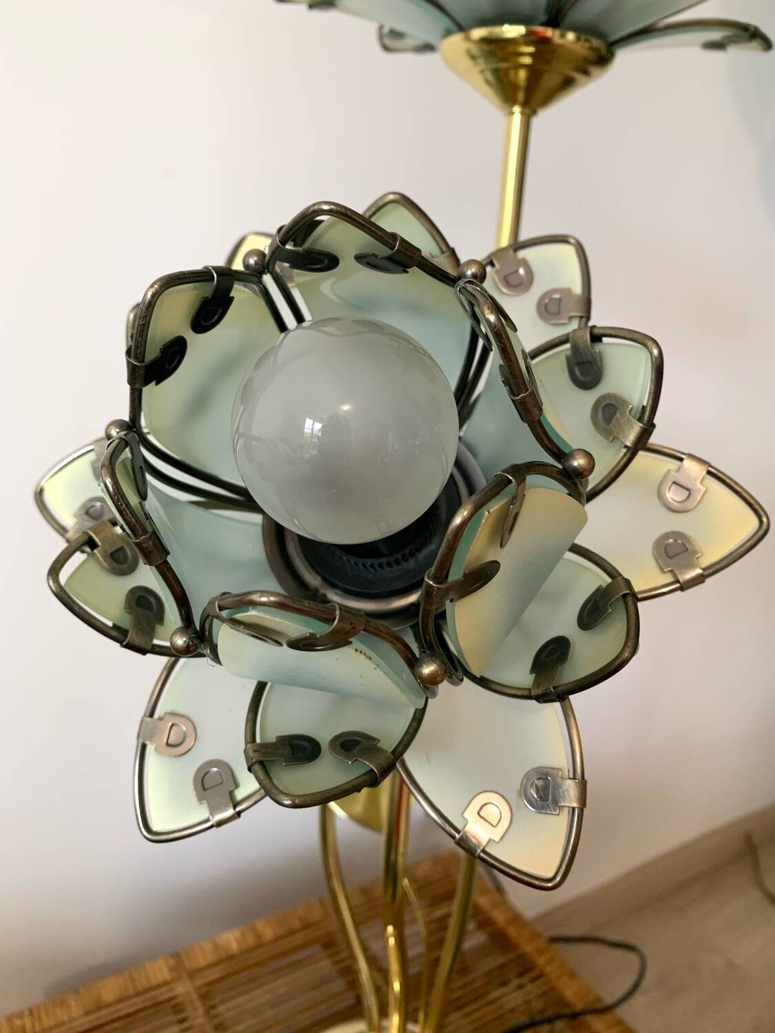 Vintage lotus flower lamp