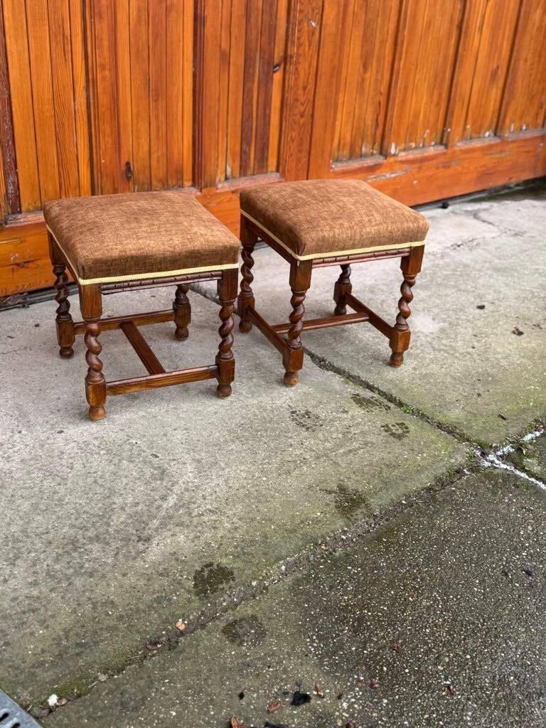 2 tabourets en bois tourné, 1950