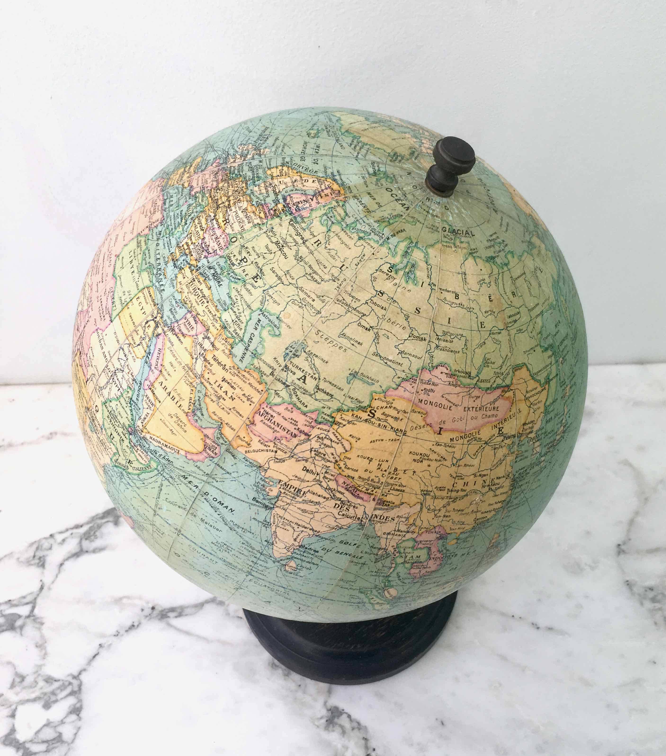 World globe G. Thomas 1930-1940