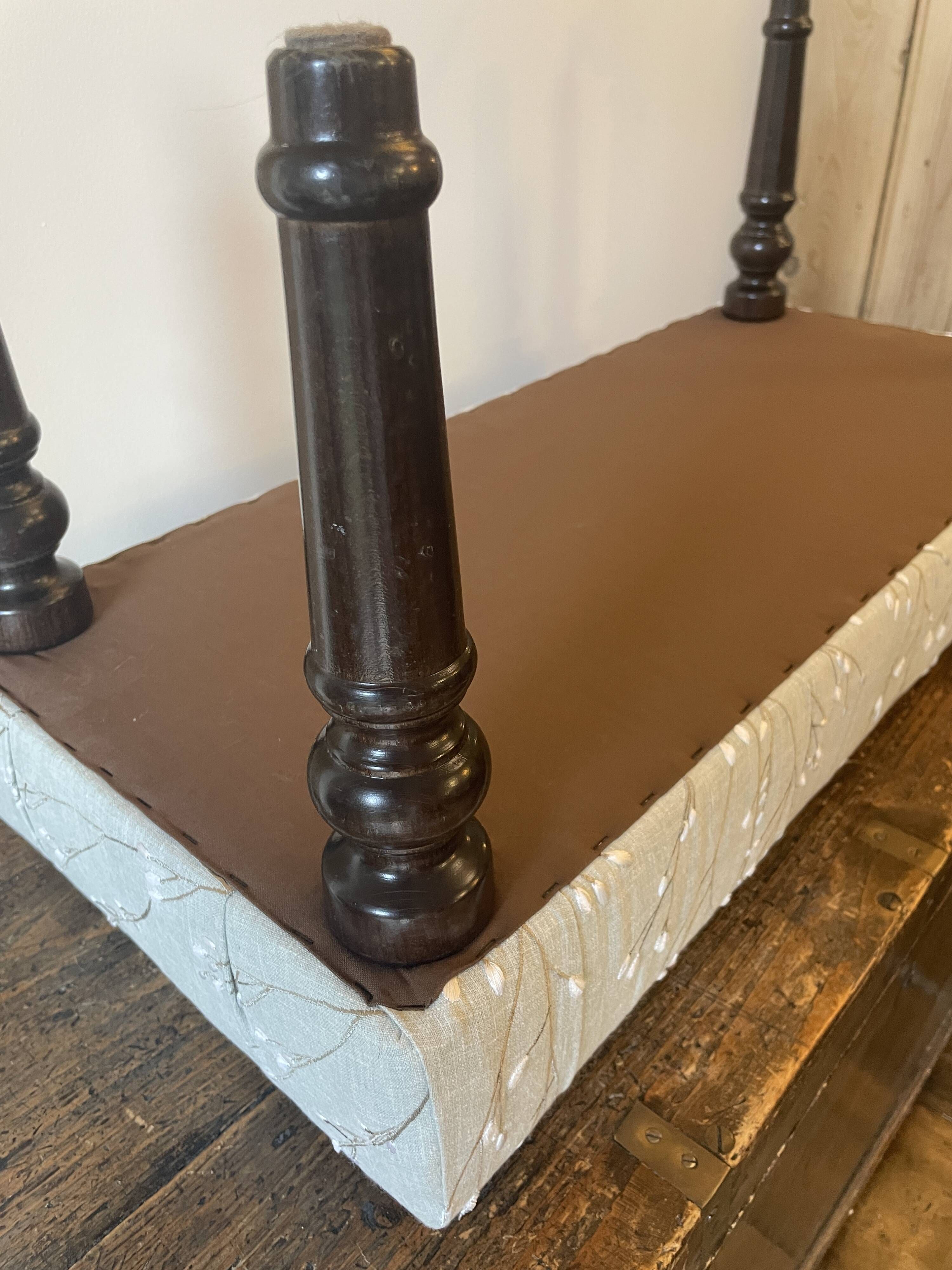 Tufted footrest