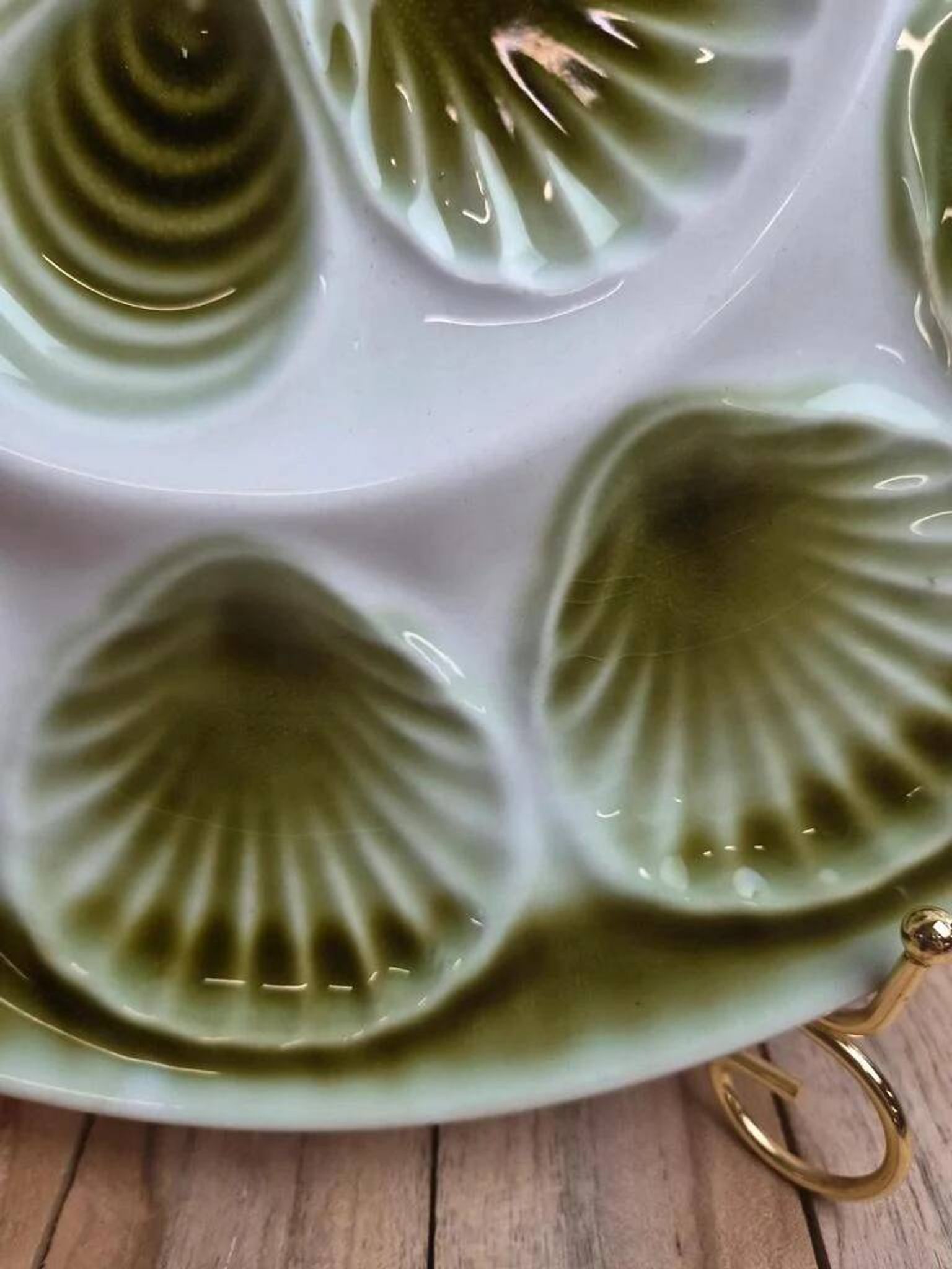 Vintage green earthenware oyster platter – probably Saint-Amand – 35.5 cm
