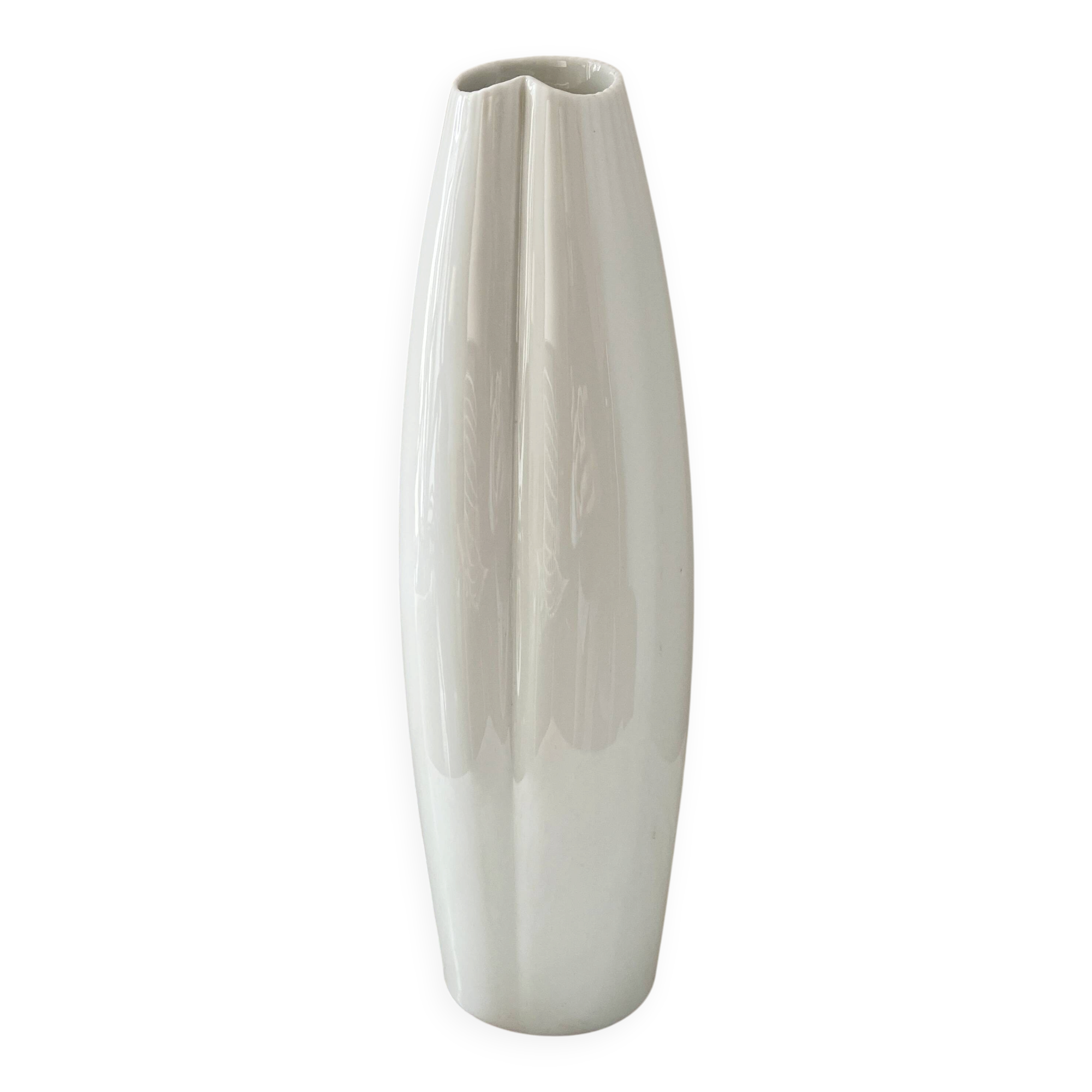 Vintage Tapio Wirkkala white ceramic Vase 2737 for Rosenthal Studio Line
