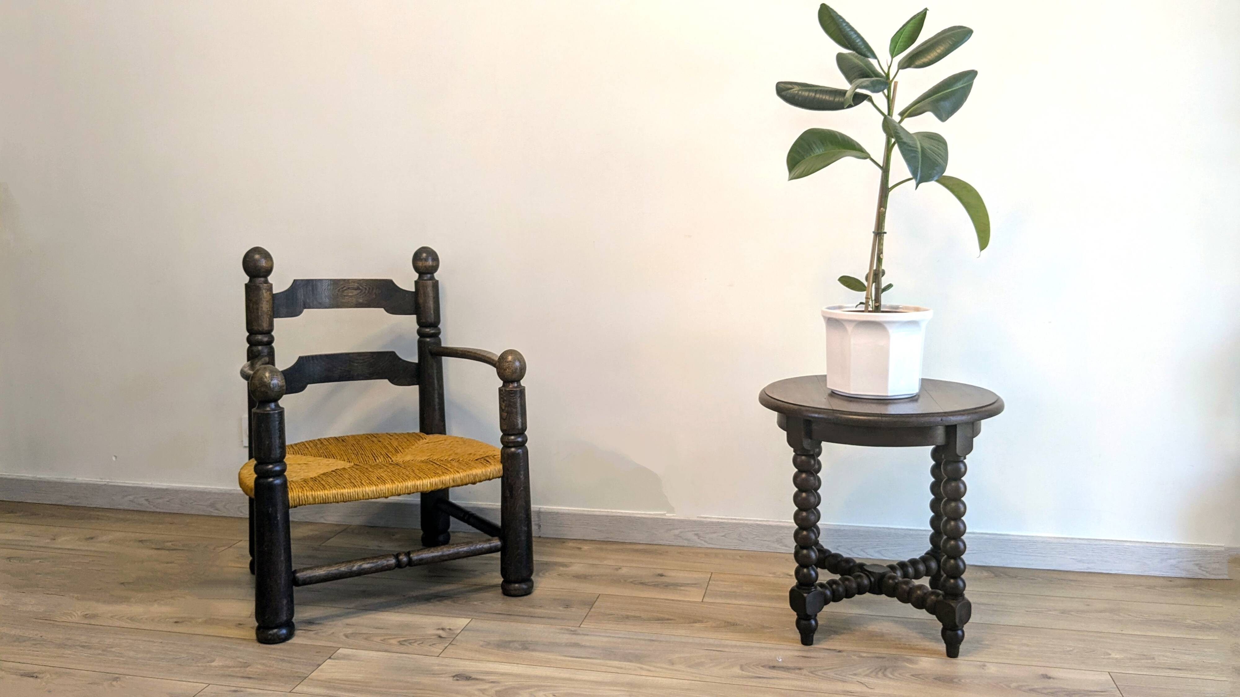 Antique side table with turned legs in solid wood, Louis XIII style