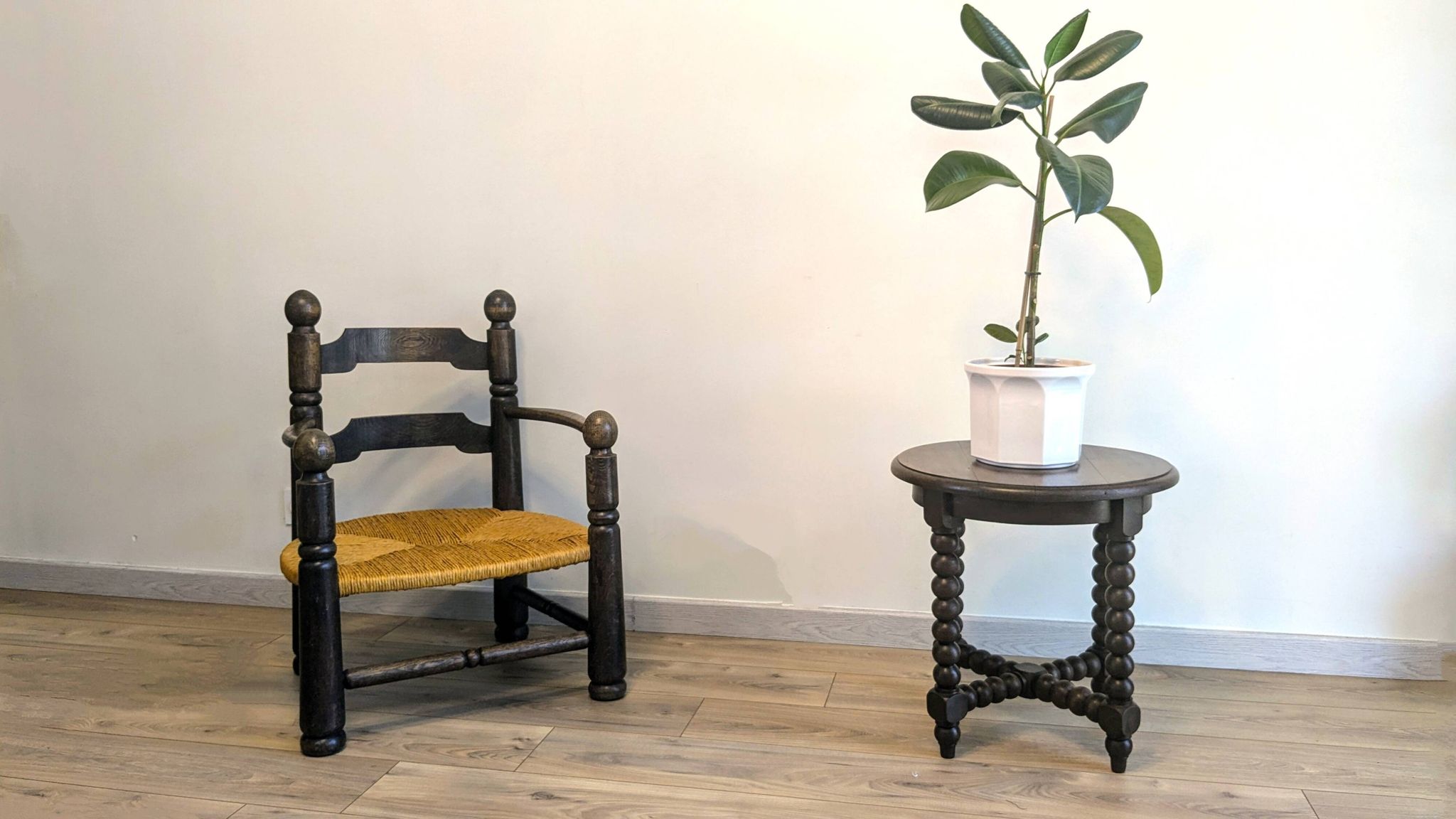 Antique side table with turned legs in solid wood, Louis XIII style