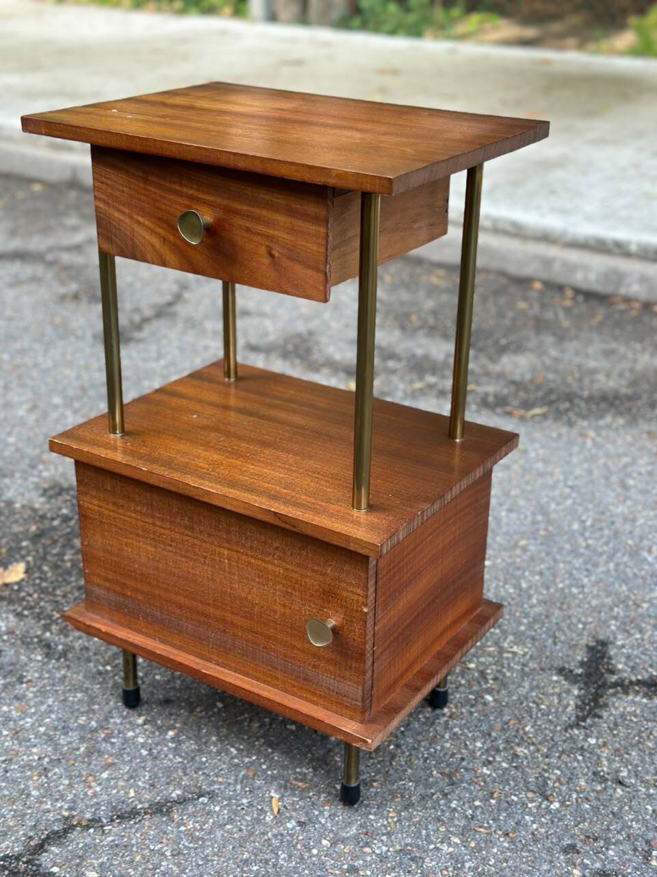 Mid-Century bedside table in solid teak/mahogany with brass, 1960.
