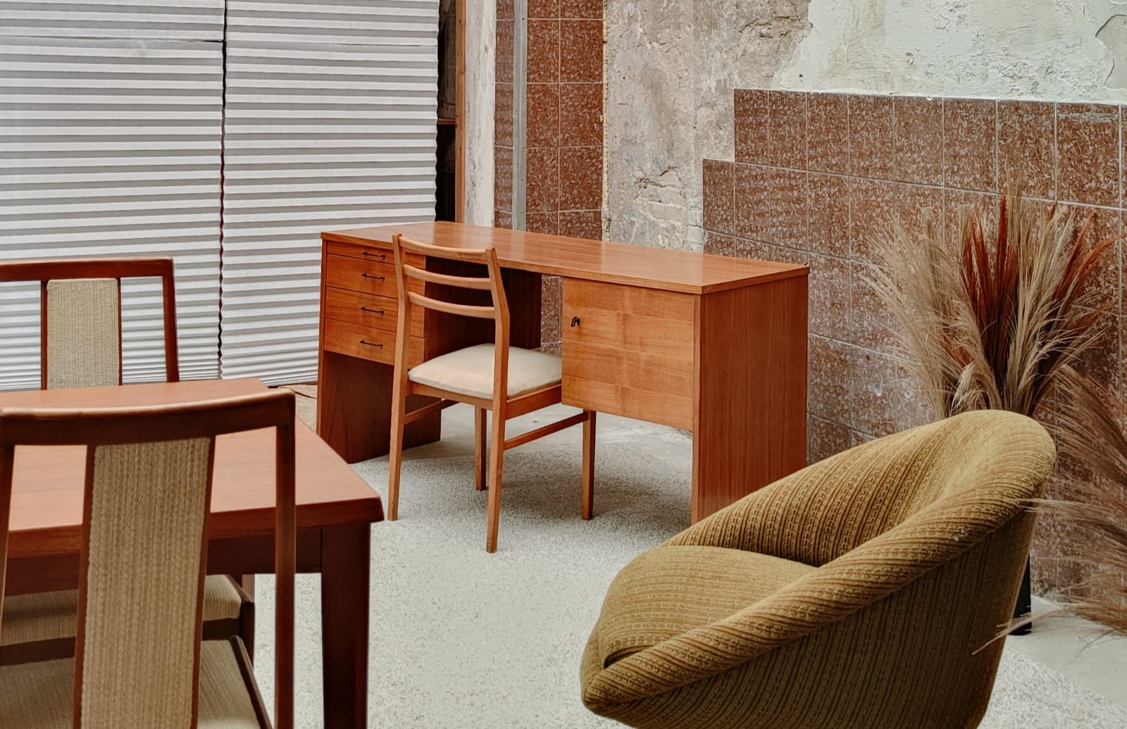 Mid century agency | vintage – desk