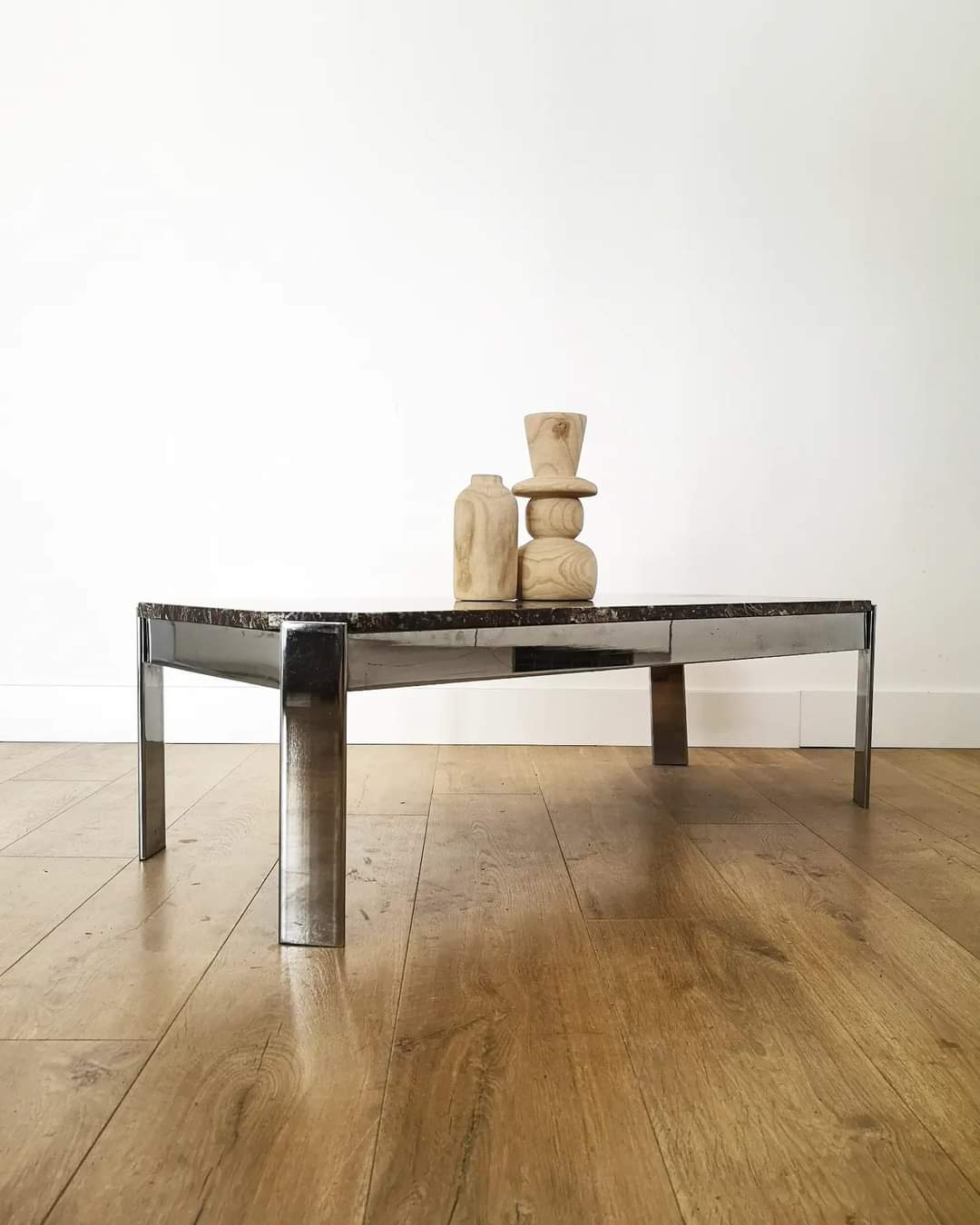 Marble coffee table and aluminum base