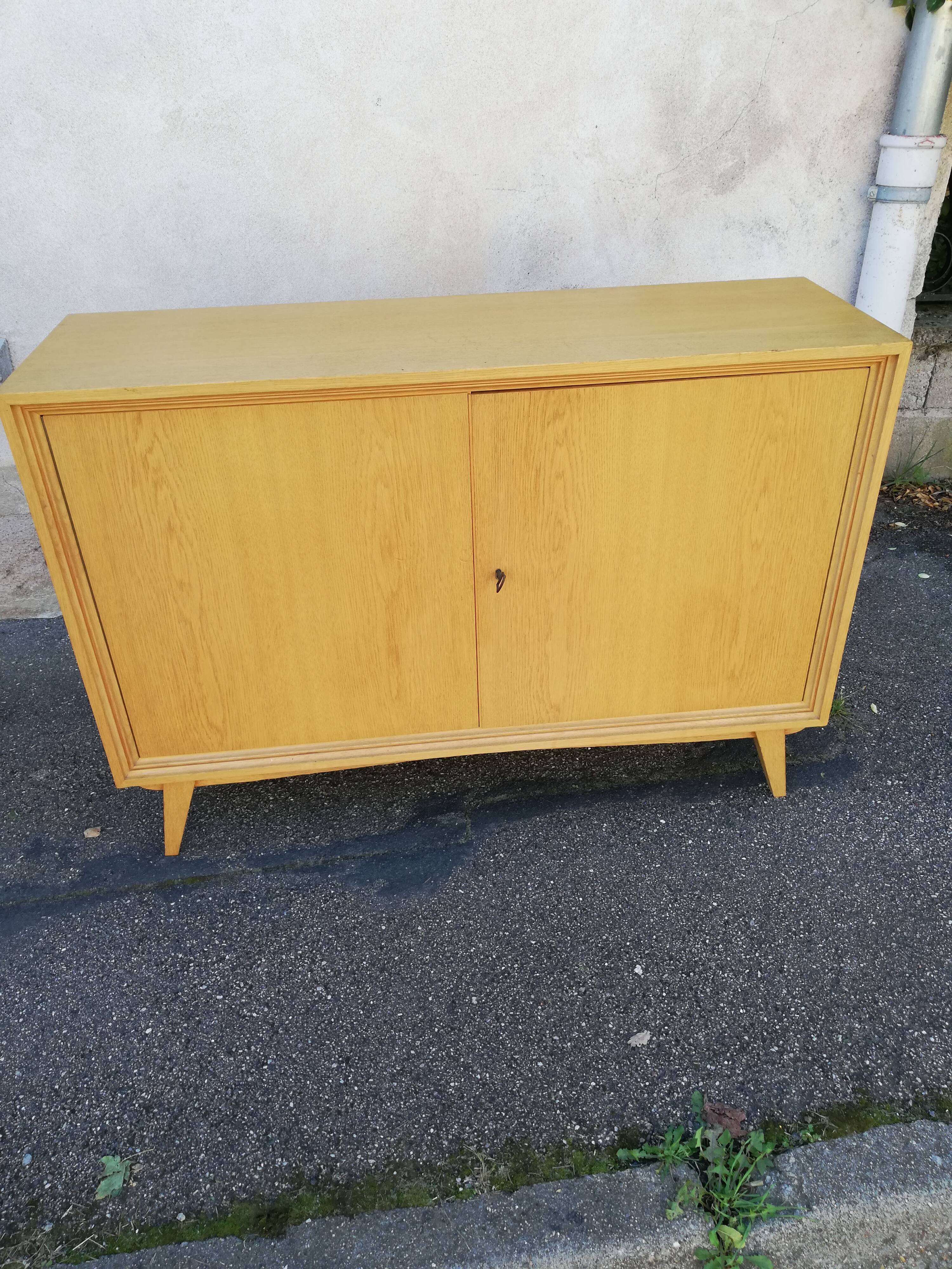 Vintage buffet 2 doors feet compass