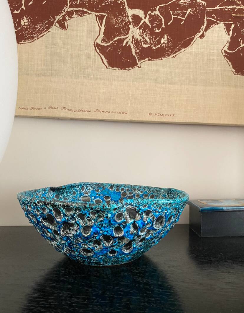 Eruptive ceramic dish from the 60s