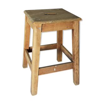 Tabouret d'atelier en bois brut
