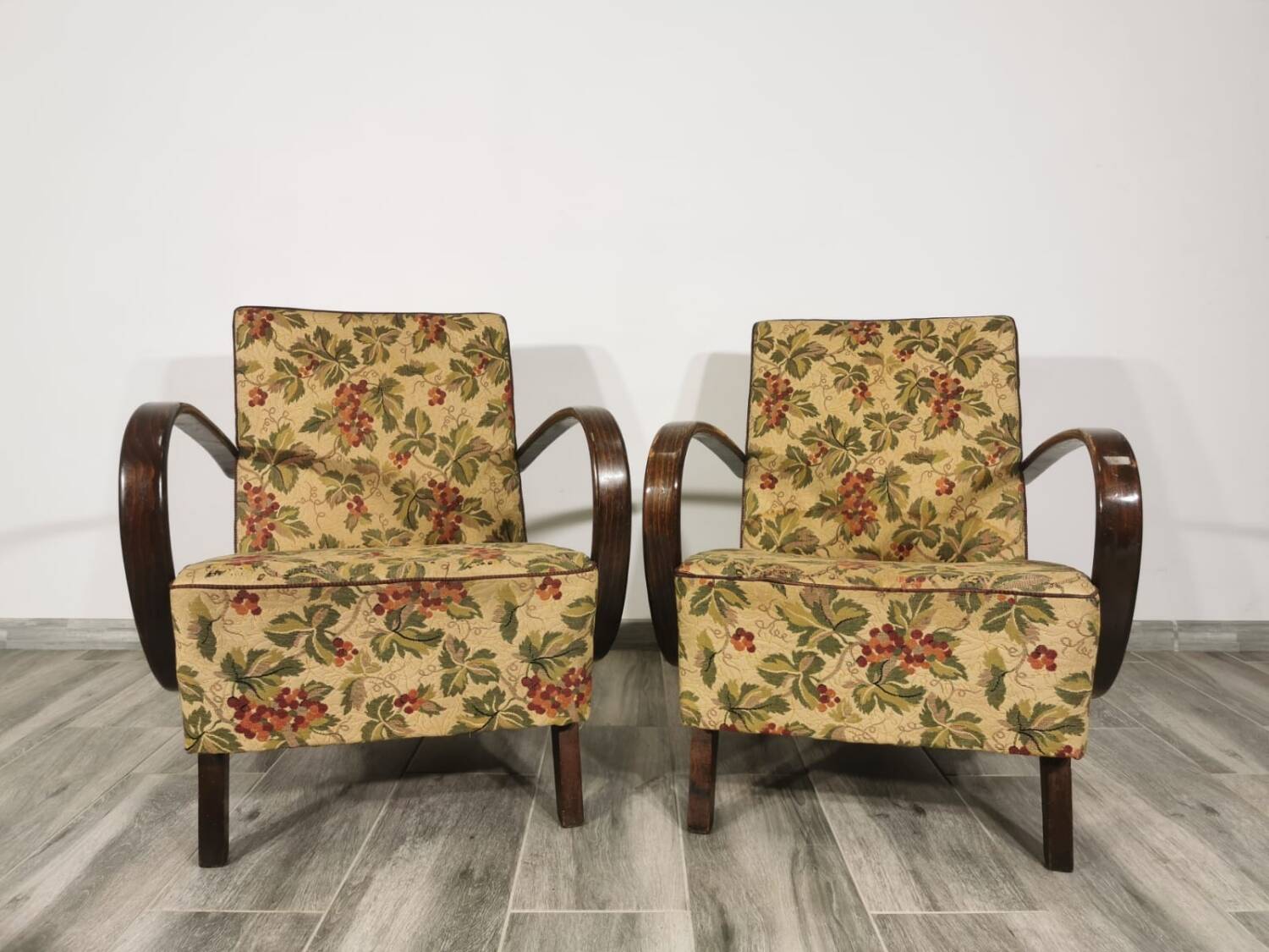 Art deco armchair by Jindrich Halabala