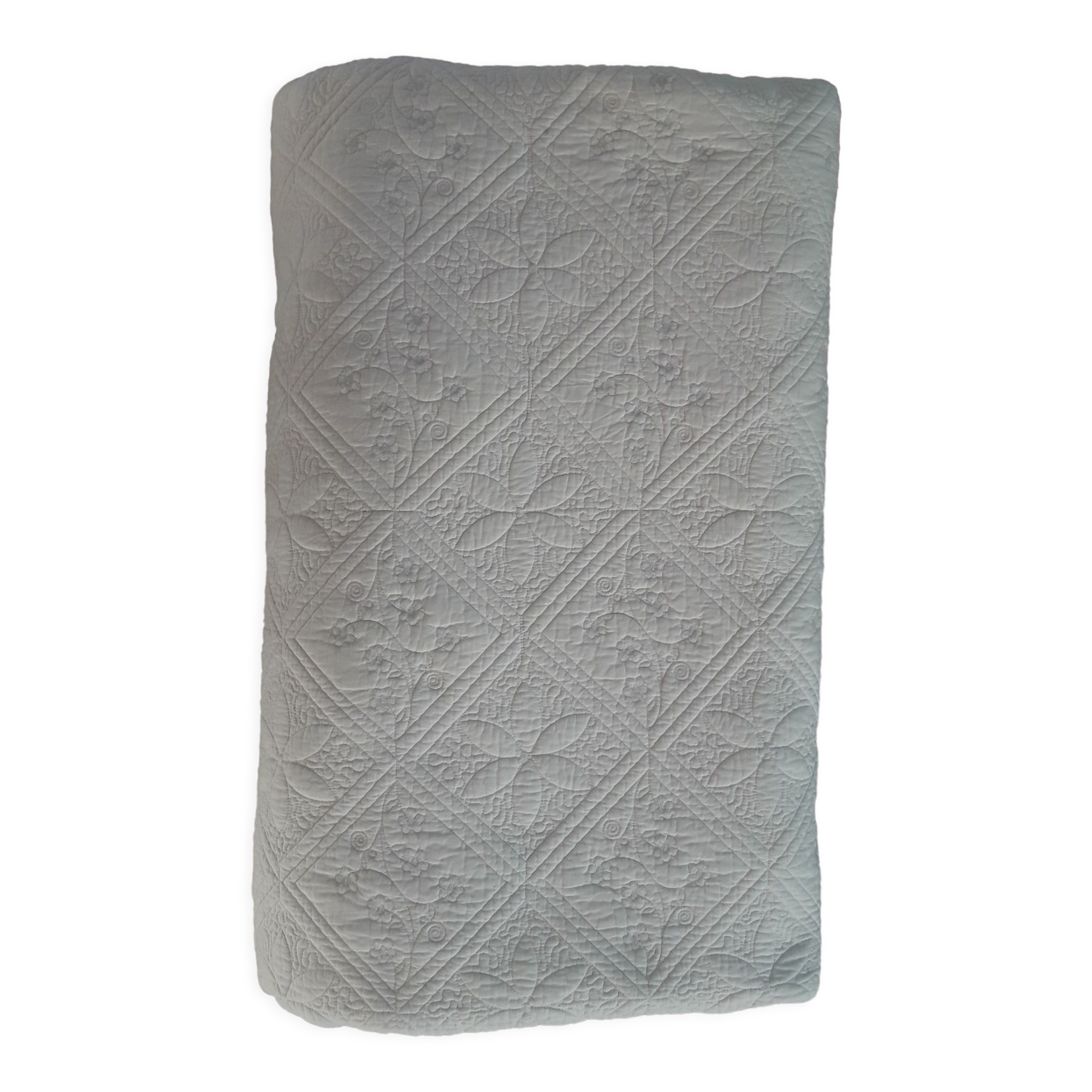 Provencal style white boutis bed covers bed 2 people