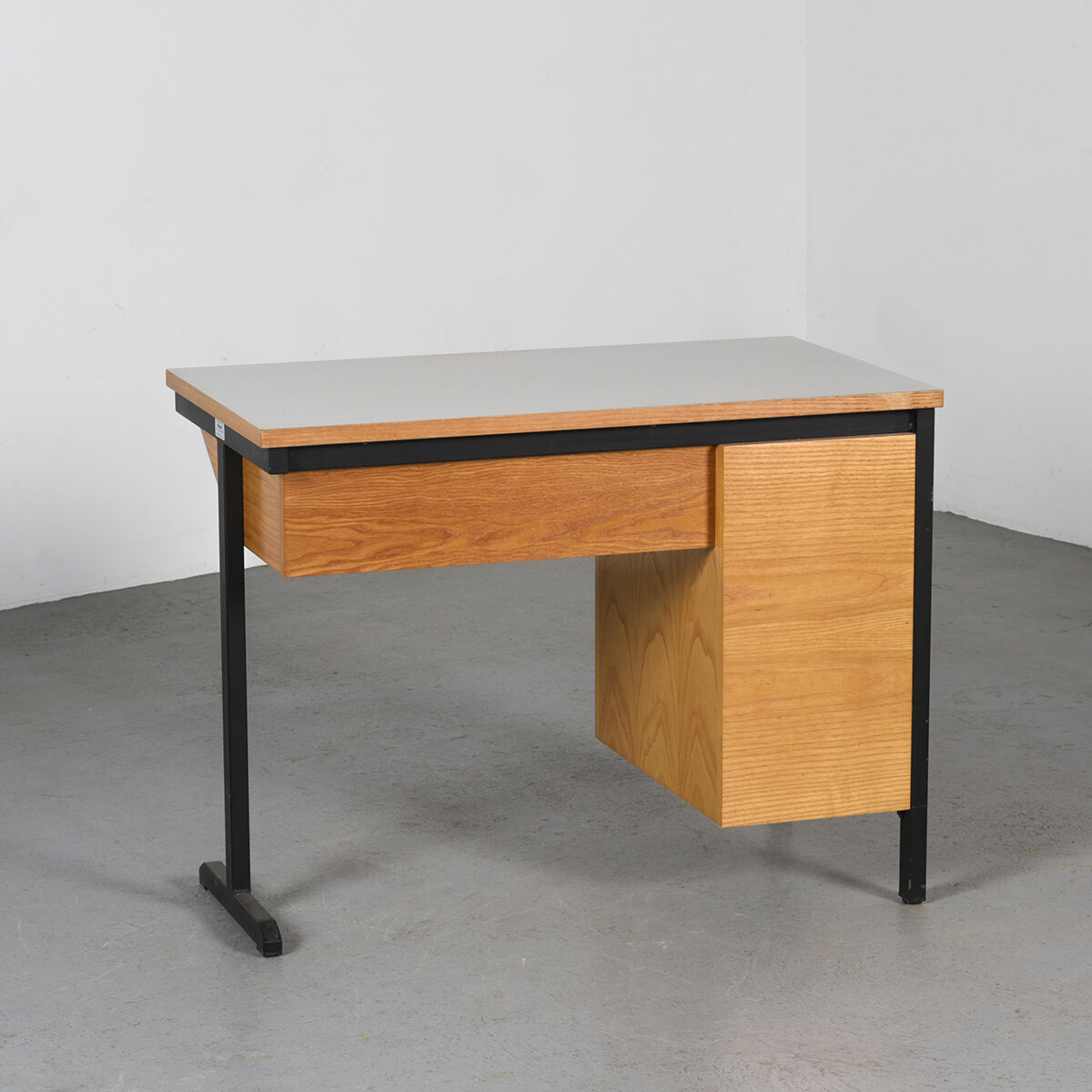 1960 office in metal and wood