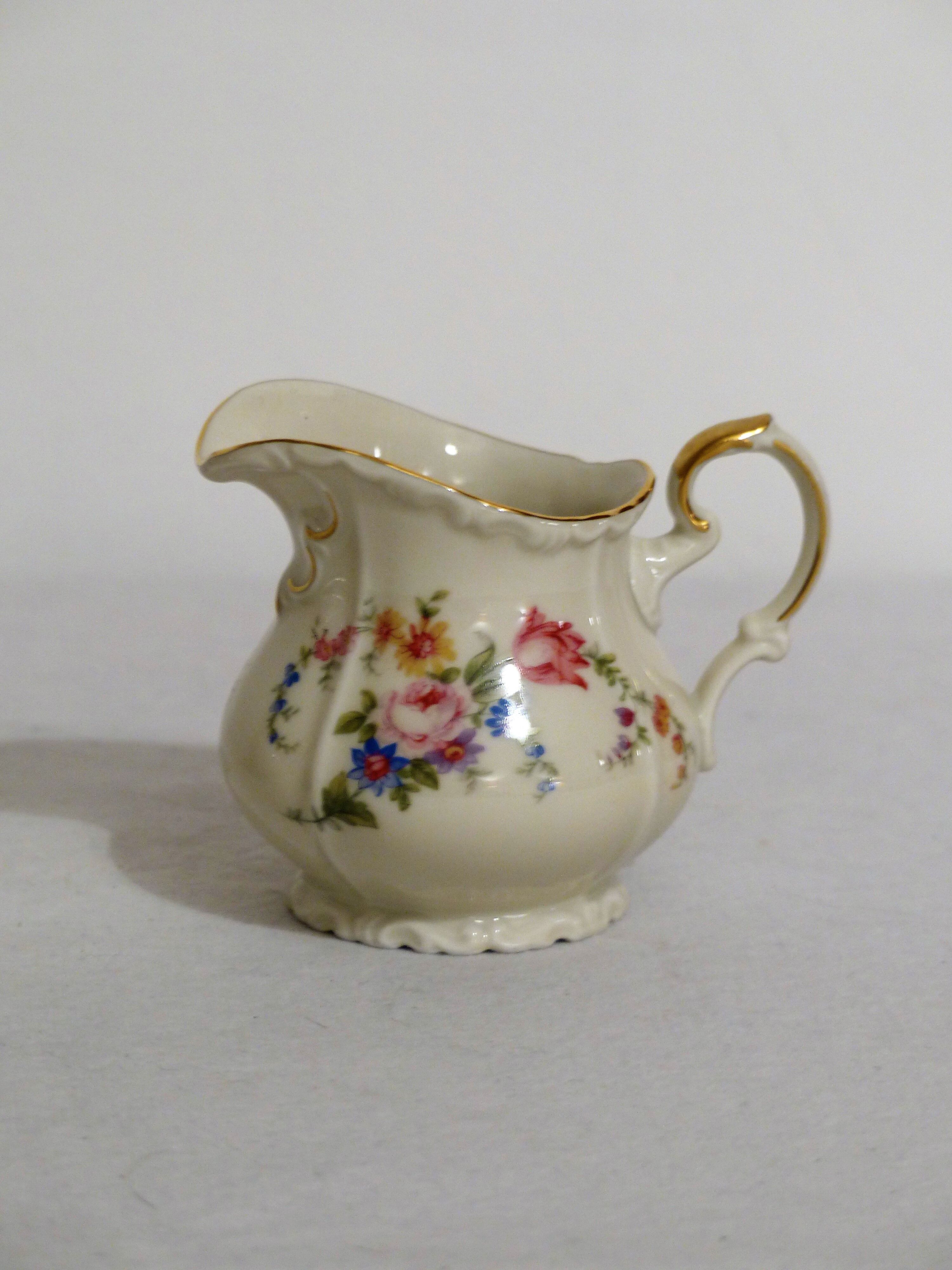 Bavaria sweetener and milk jug