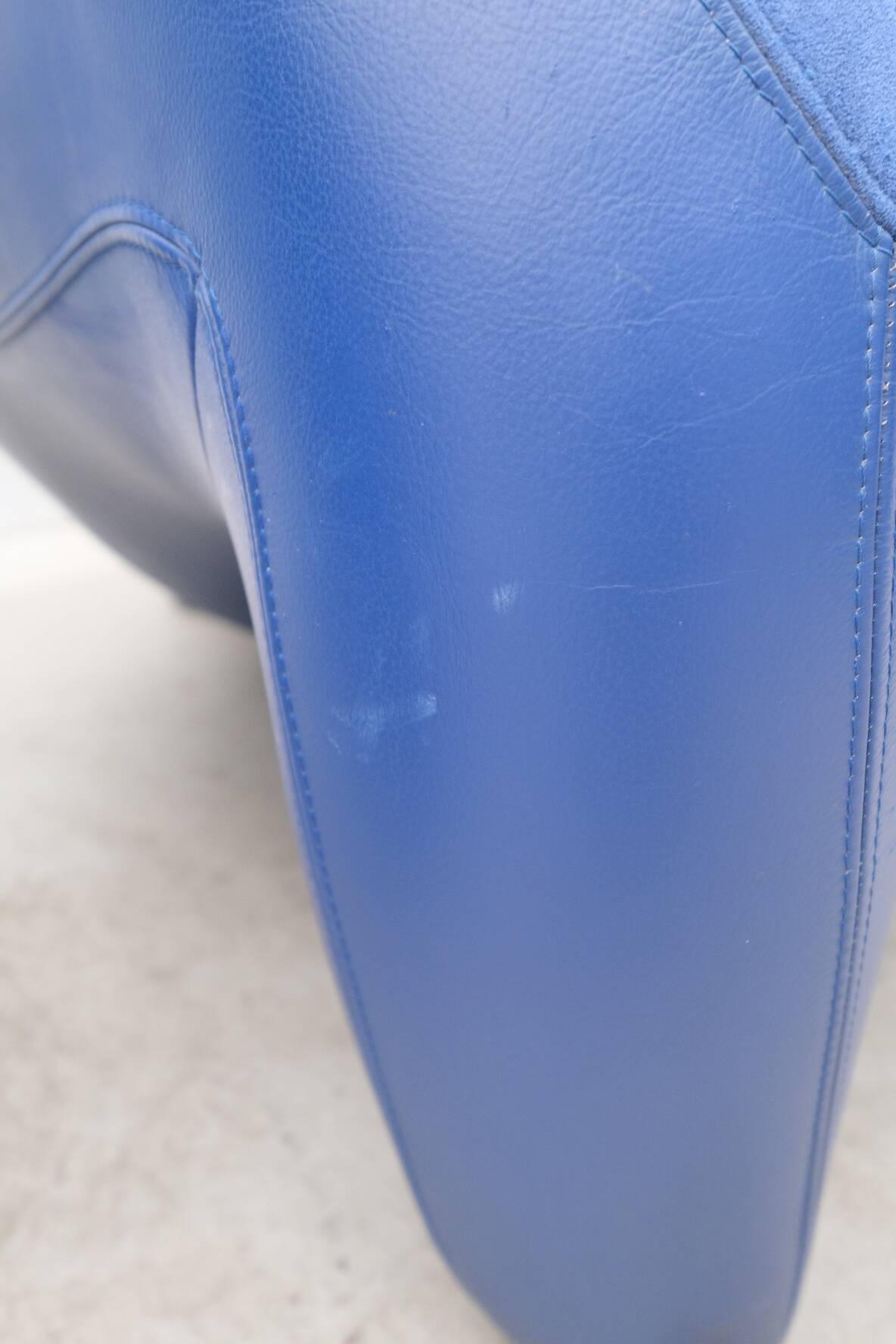 Pair of "Balou" armchairs by Jane Worthington for Leolux in leather, 1980