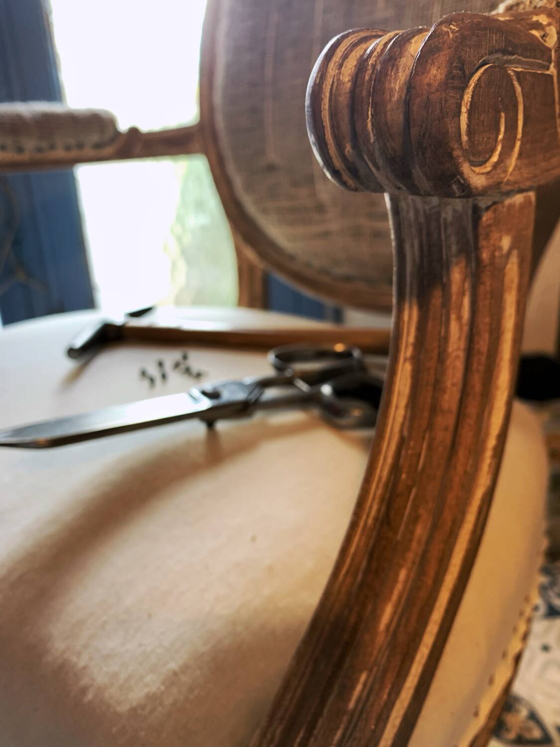 Louis XVI armchair with medallion back