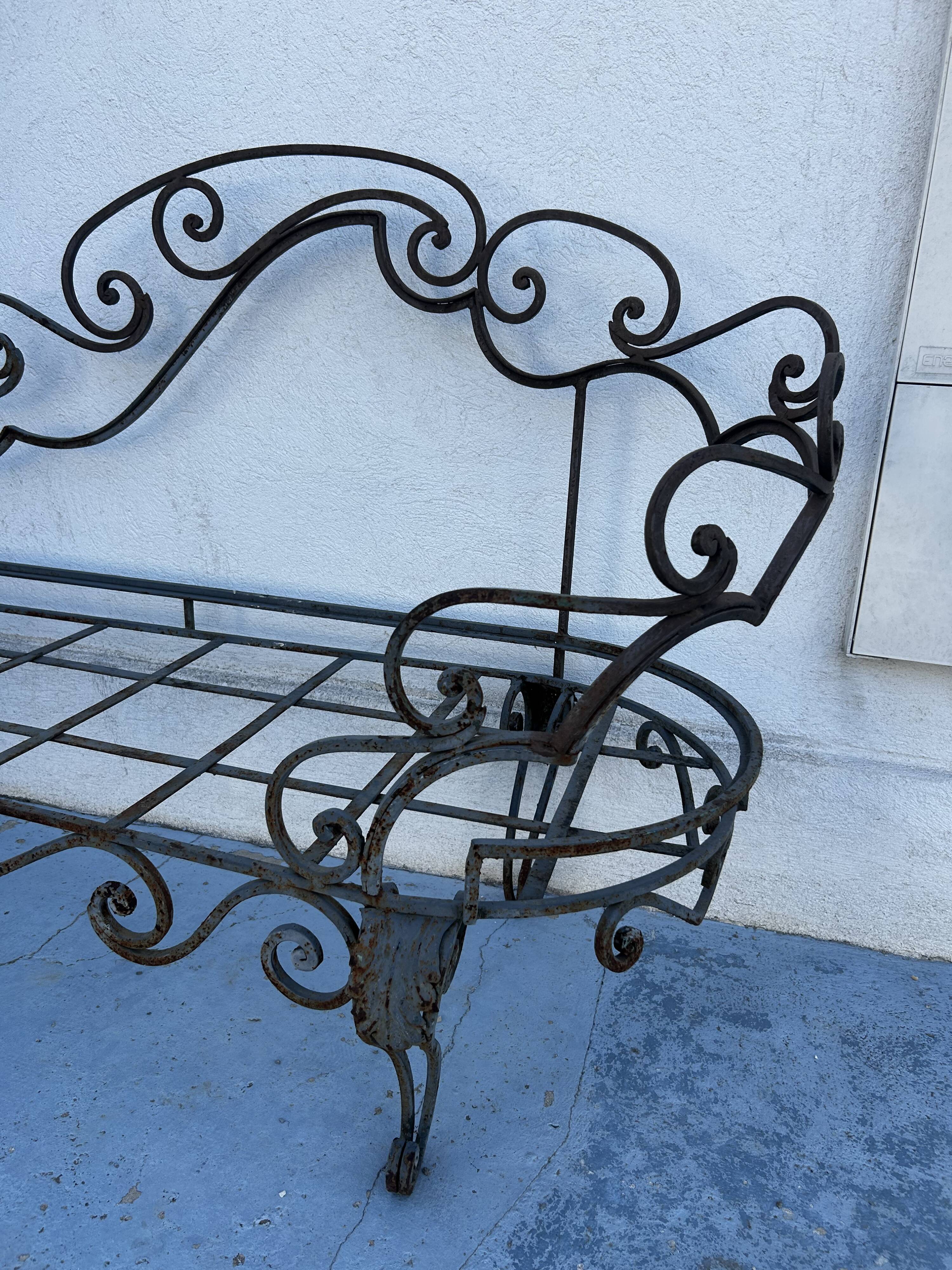 Méridienne de jardin en fer forgé
