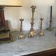 Lot de 3 bougeoirs tripodes en bronze doré