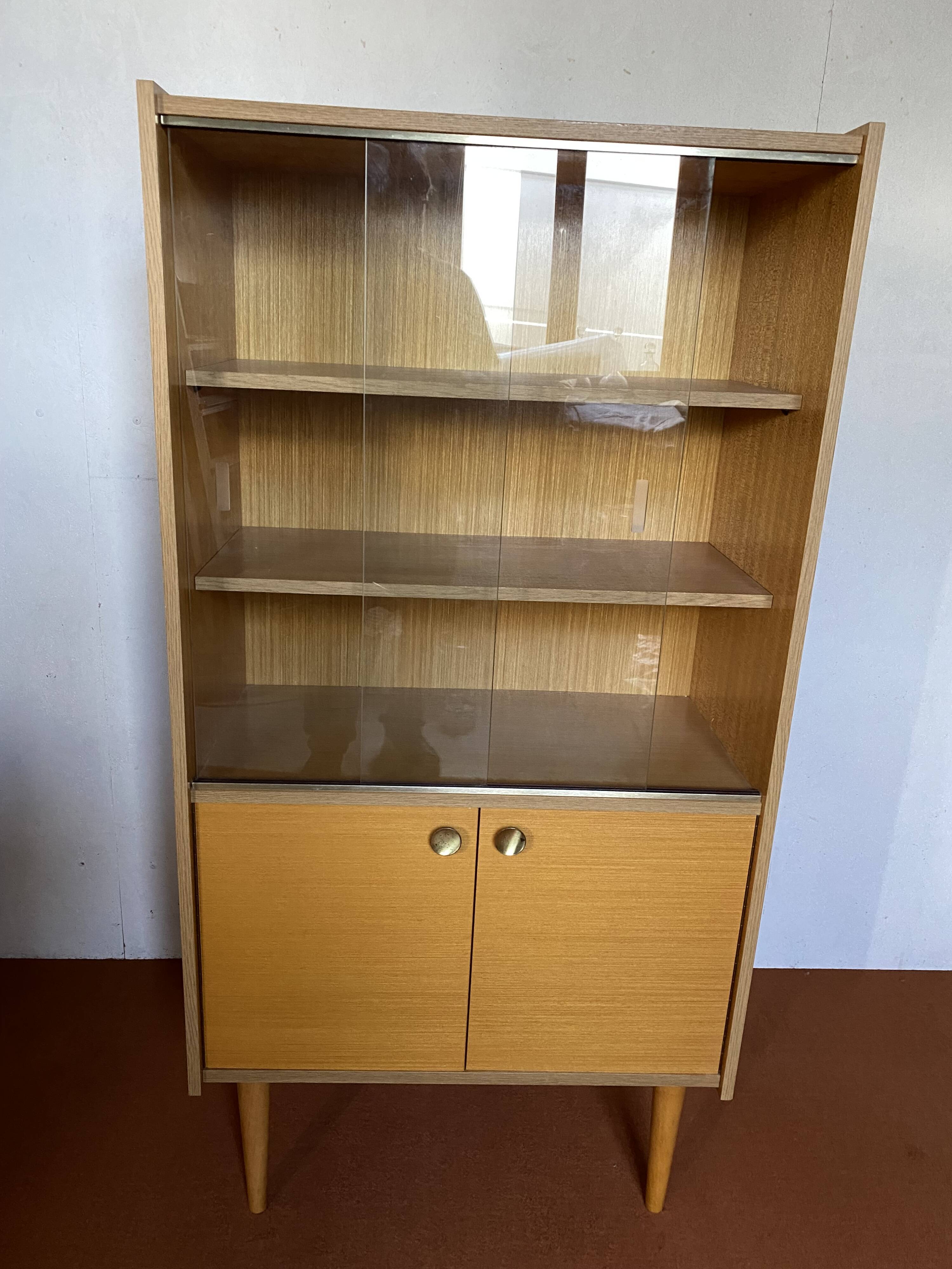 Small showcase bookcase 1950/1960