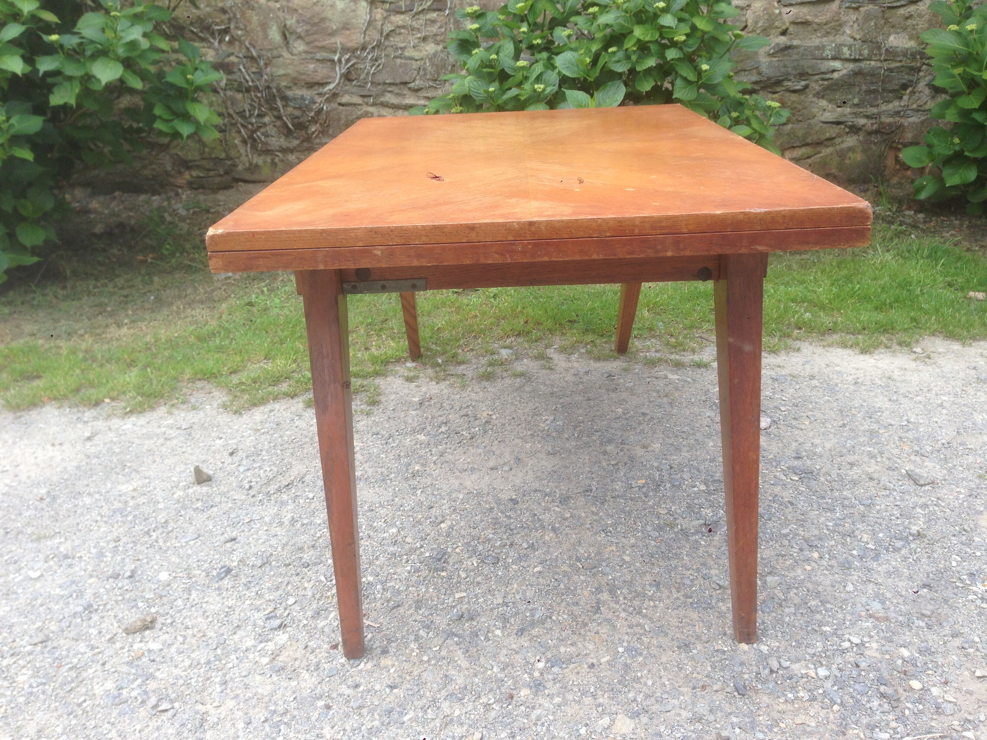 Table feet compas modular coffee table dining table to Albert Ducros' Magic system.