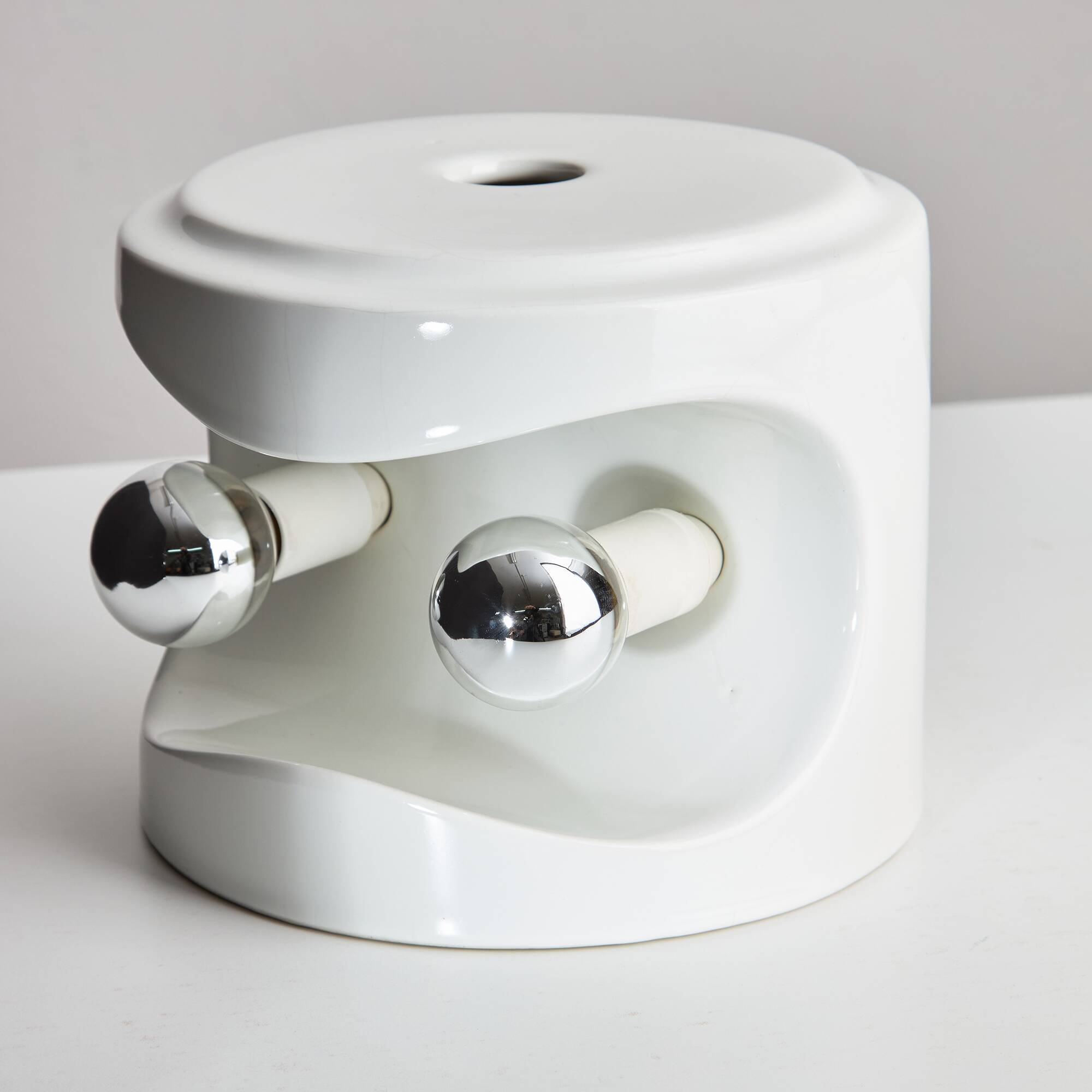 Perdomello 70 White Ceramic Lamp