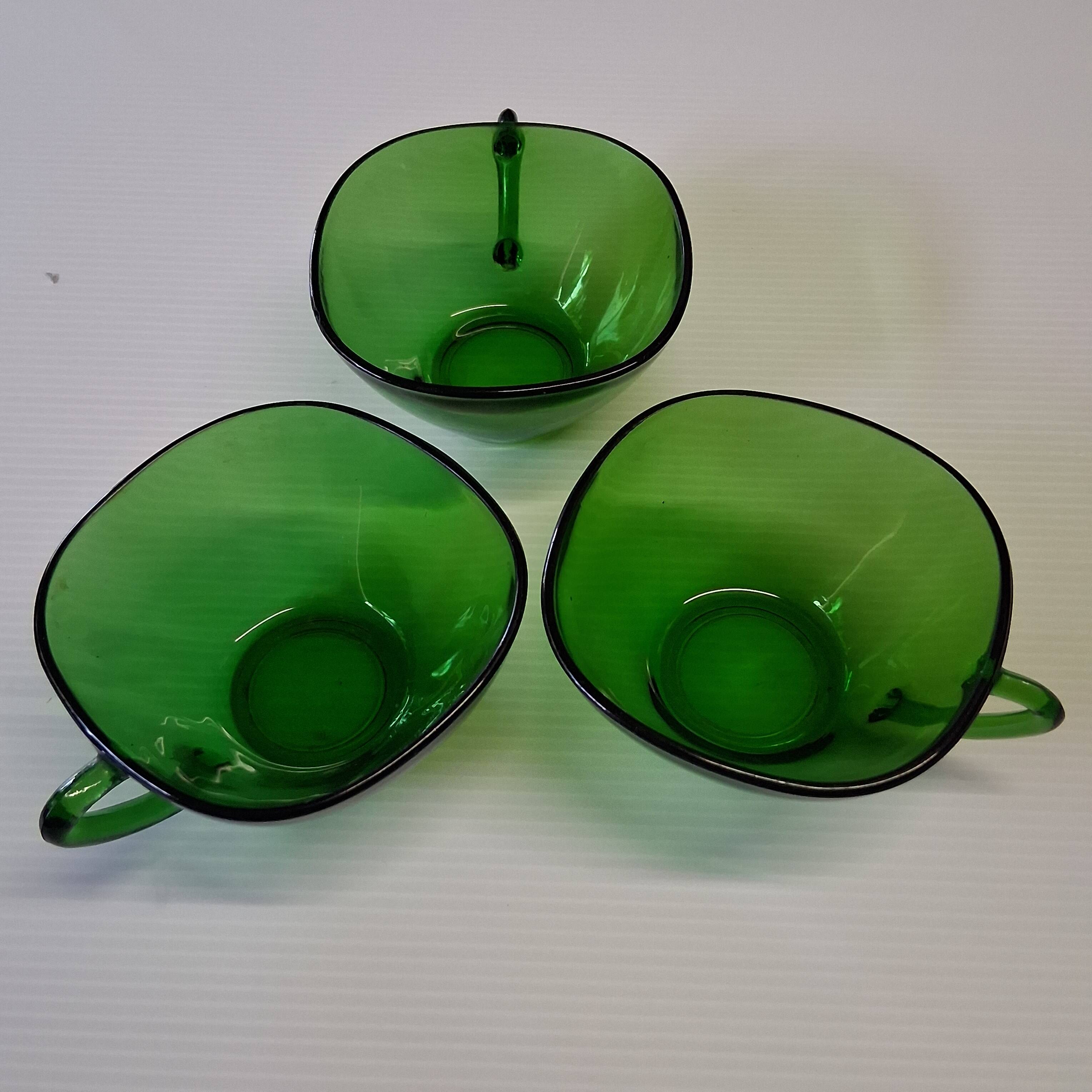 Set of 3 green glass cups from Vereco in very good condition.