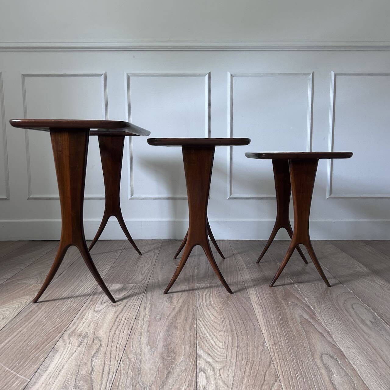 Tables gigognes Raphaël Raffel