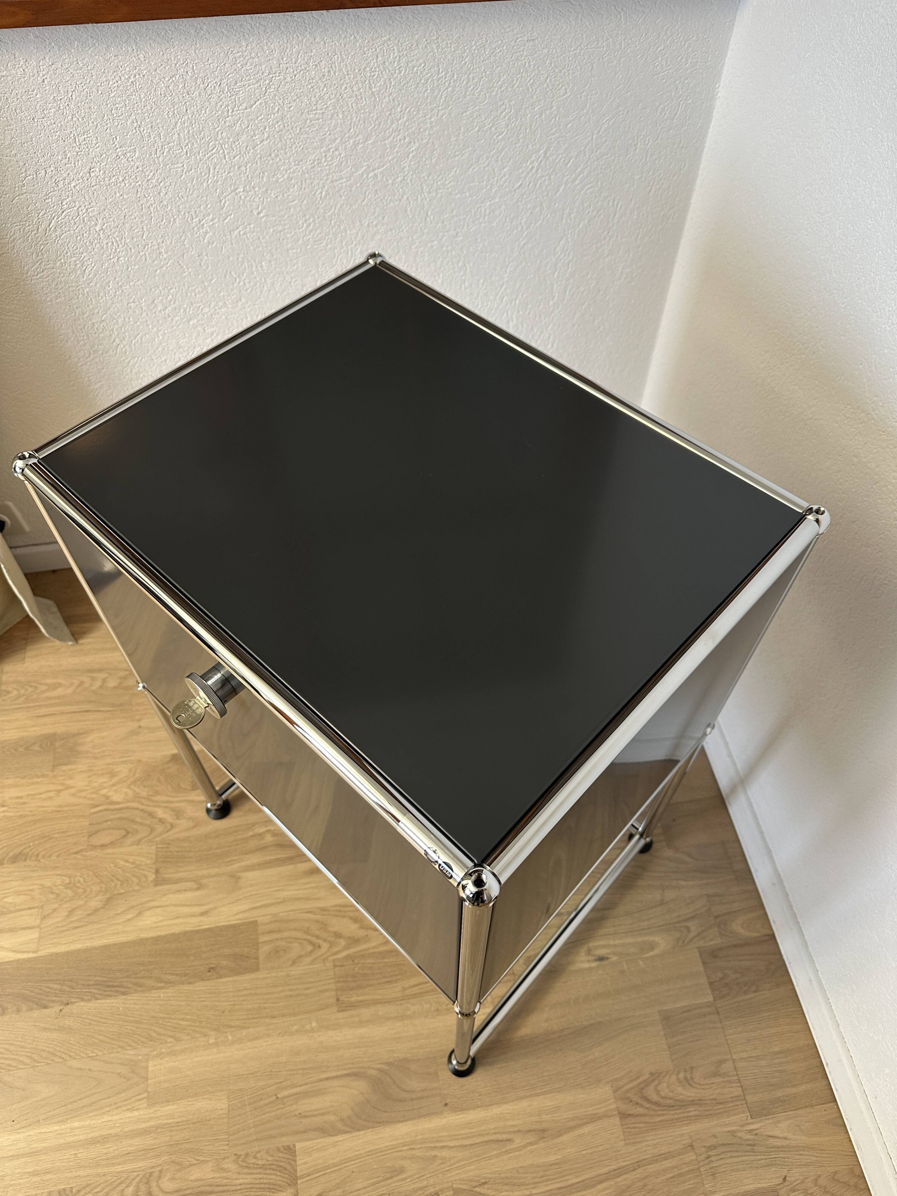 USM Haller side table in Anthracite Grey