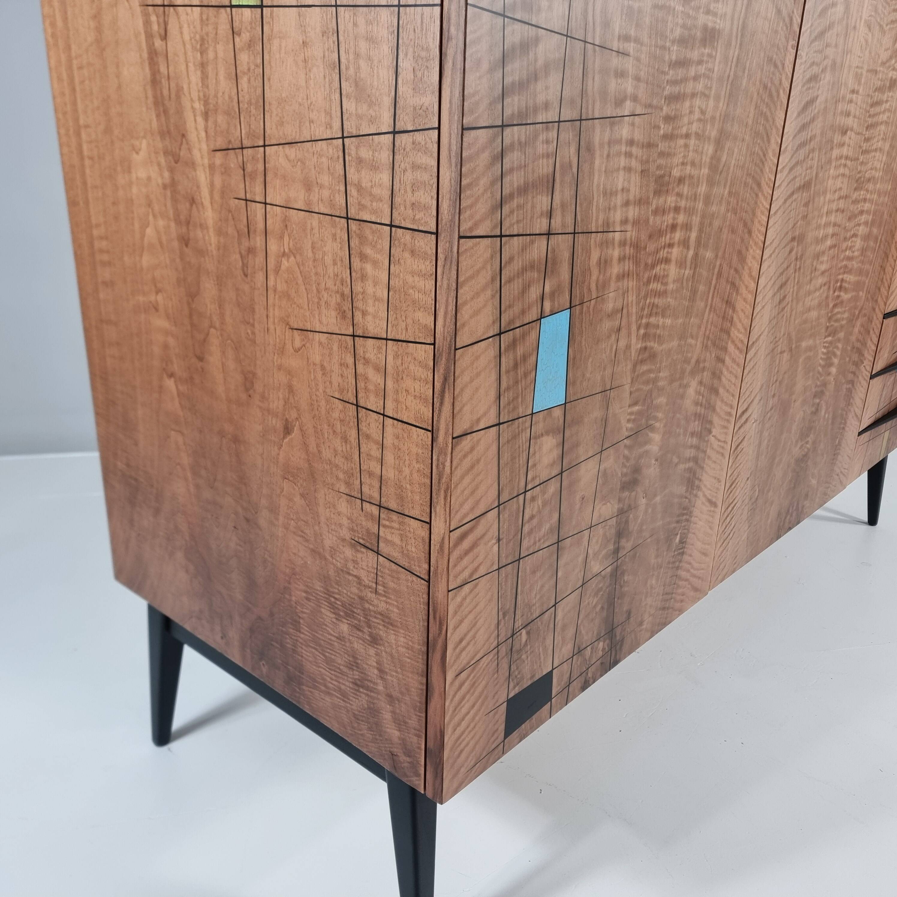 Armoire vintage en noyer, années 1970