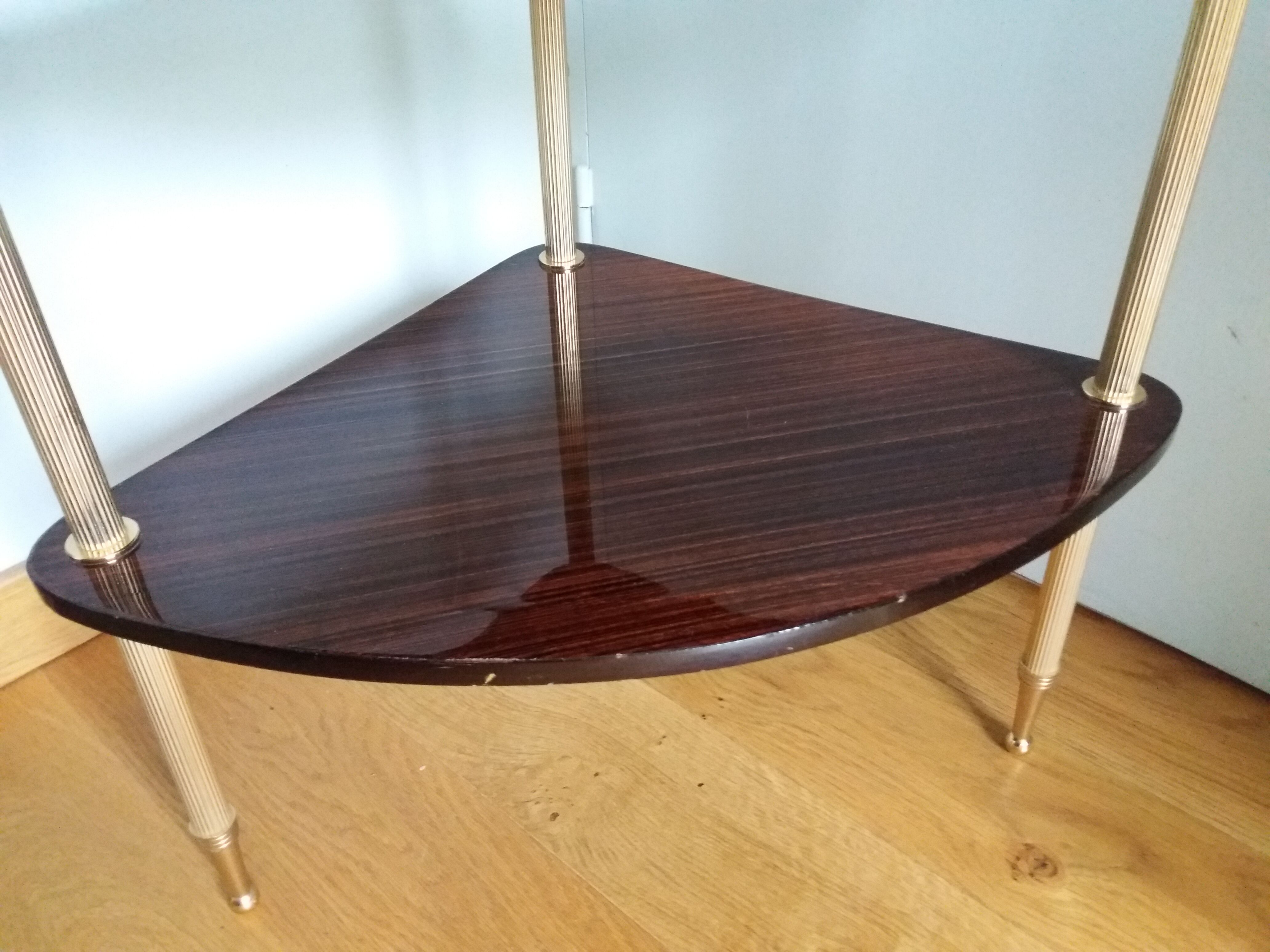 Formica corner shelf neck and gilded metal