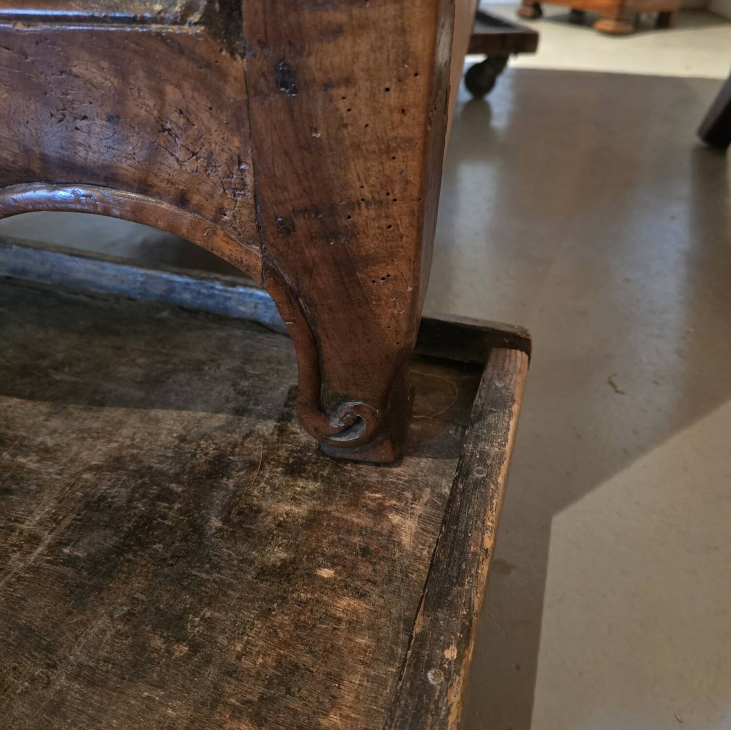 Curved Louis XV commode, 18th century.