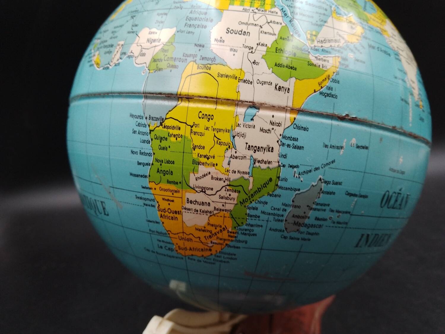 Terrestrial globe World map vintage metal and bakelite year 50-60 West Germany